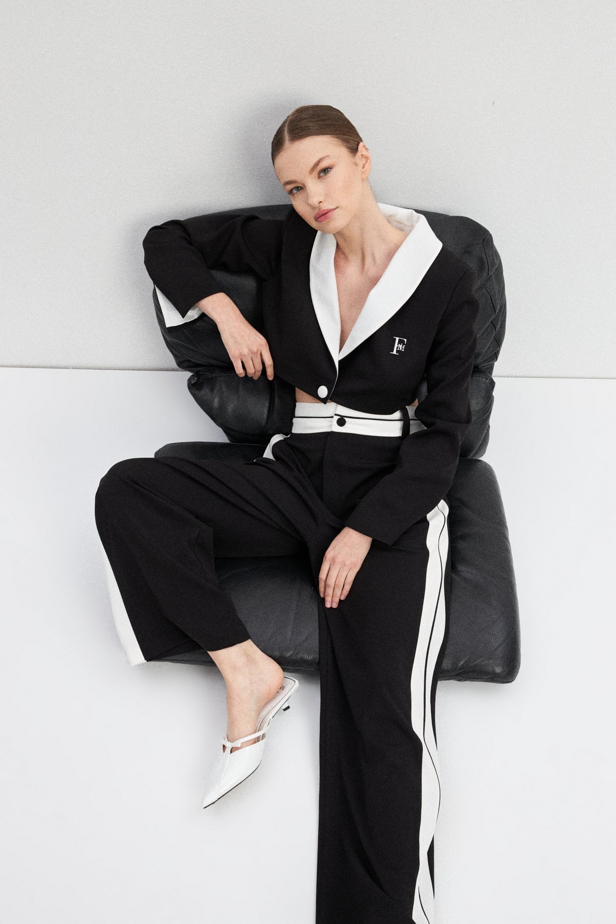 BLACK WHITE BUSSINES WOMEN SET