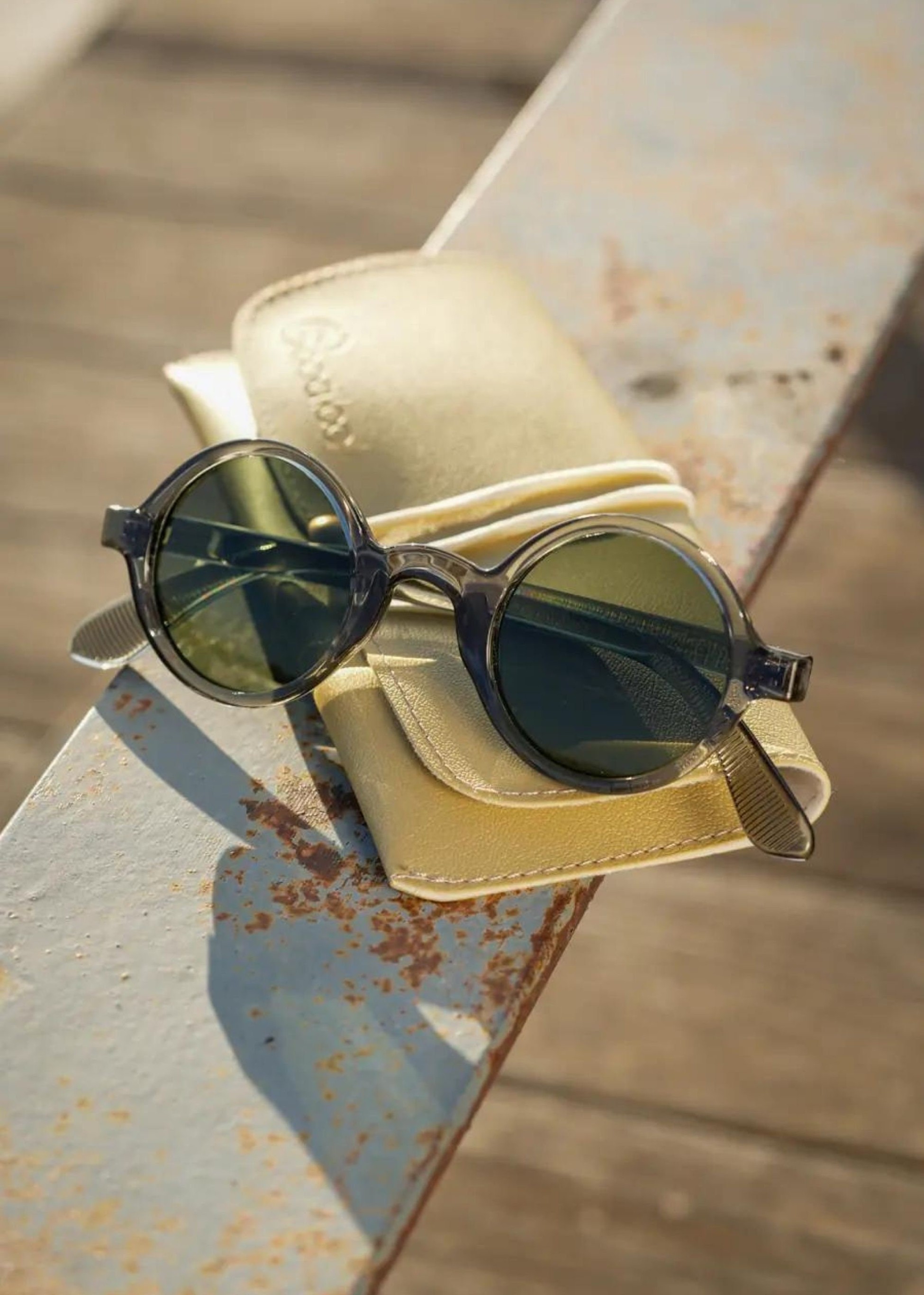 Vintage round sunglasses, 1940s sunglasses, Small rounded Sunglasses,Black hippie sunglasses,Tiny frame circle sunglasses Thesezaraccesories