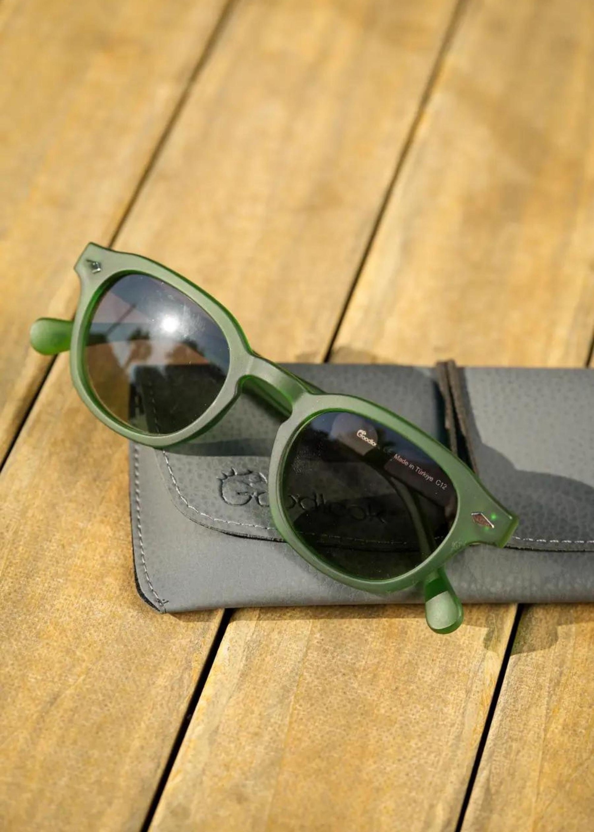 Matte green Sunglasses, Rectangle framed sunglasses, Retro vintage sunglasses, Trendy uv sunglasses, Fashion sunglasses Thesezaraccesories