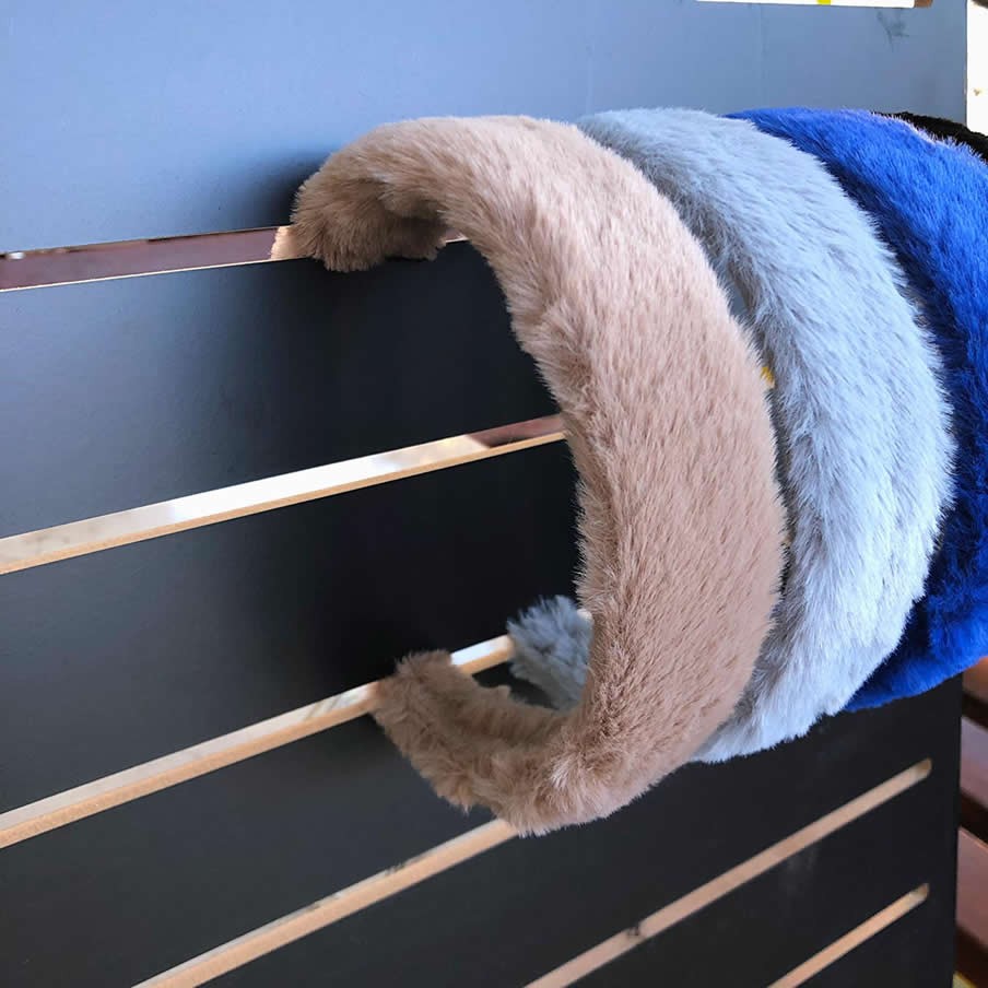 DÜZ RENK PELUŞ TAÇ