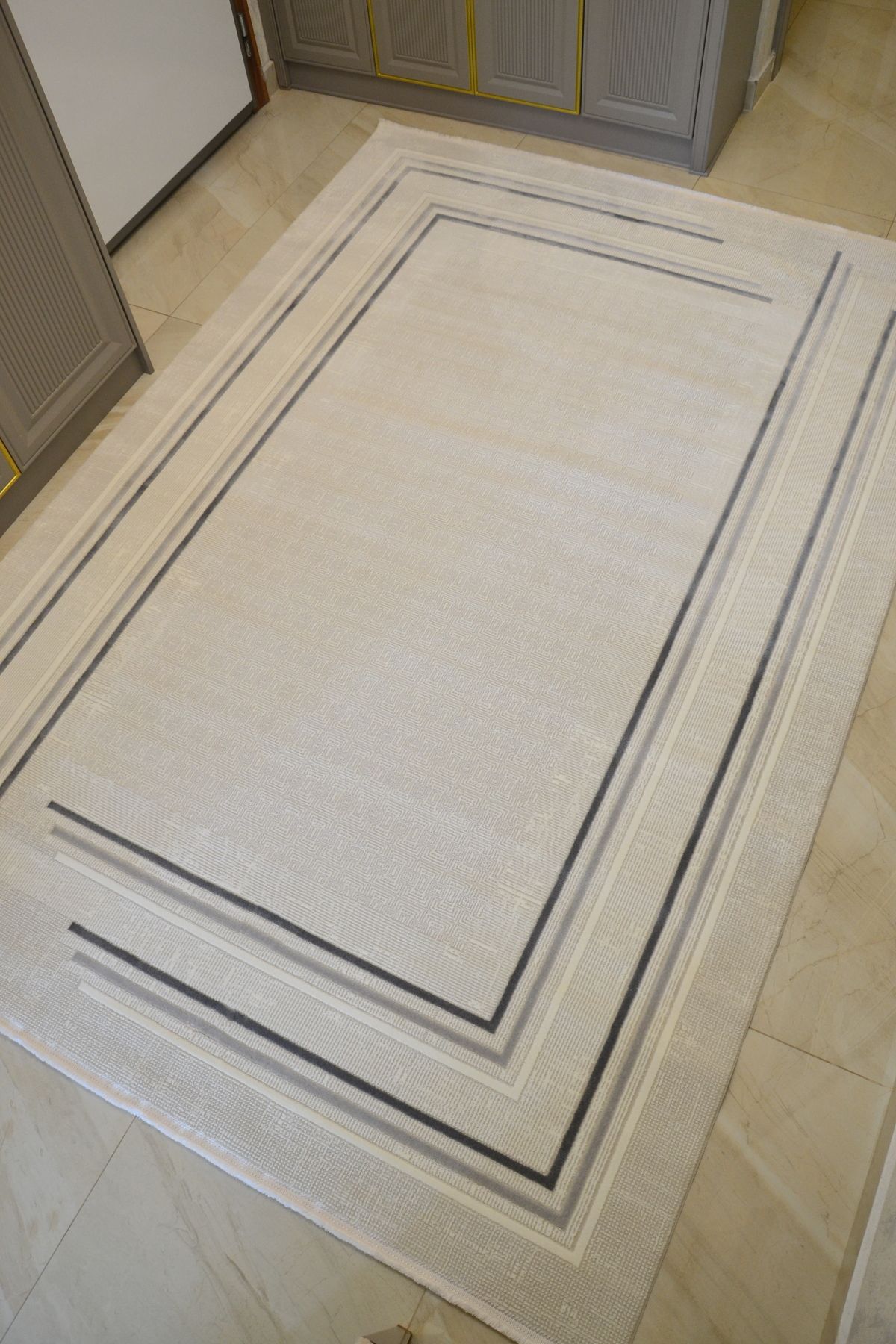 Geometrik Çizgili Kremrengi Yıkanabilir Polip Polyester Dekoratif Salon& Oturma Odası Halısı