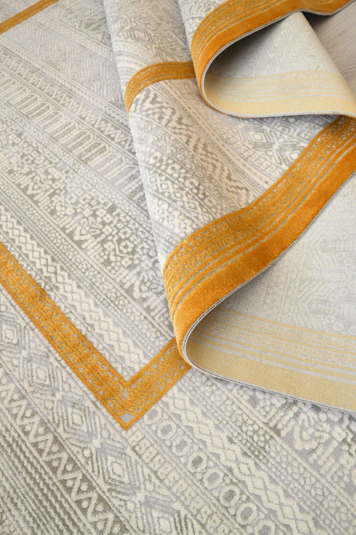 Modern Akrilik Halı 200x290 - Kilim Desenli Golden Çizgili Salon ve Oturma Odası Halısı