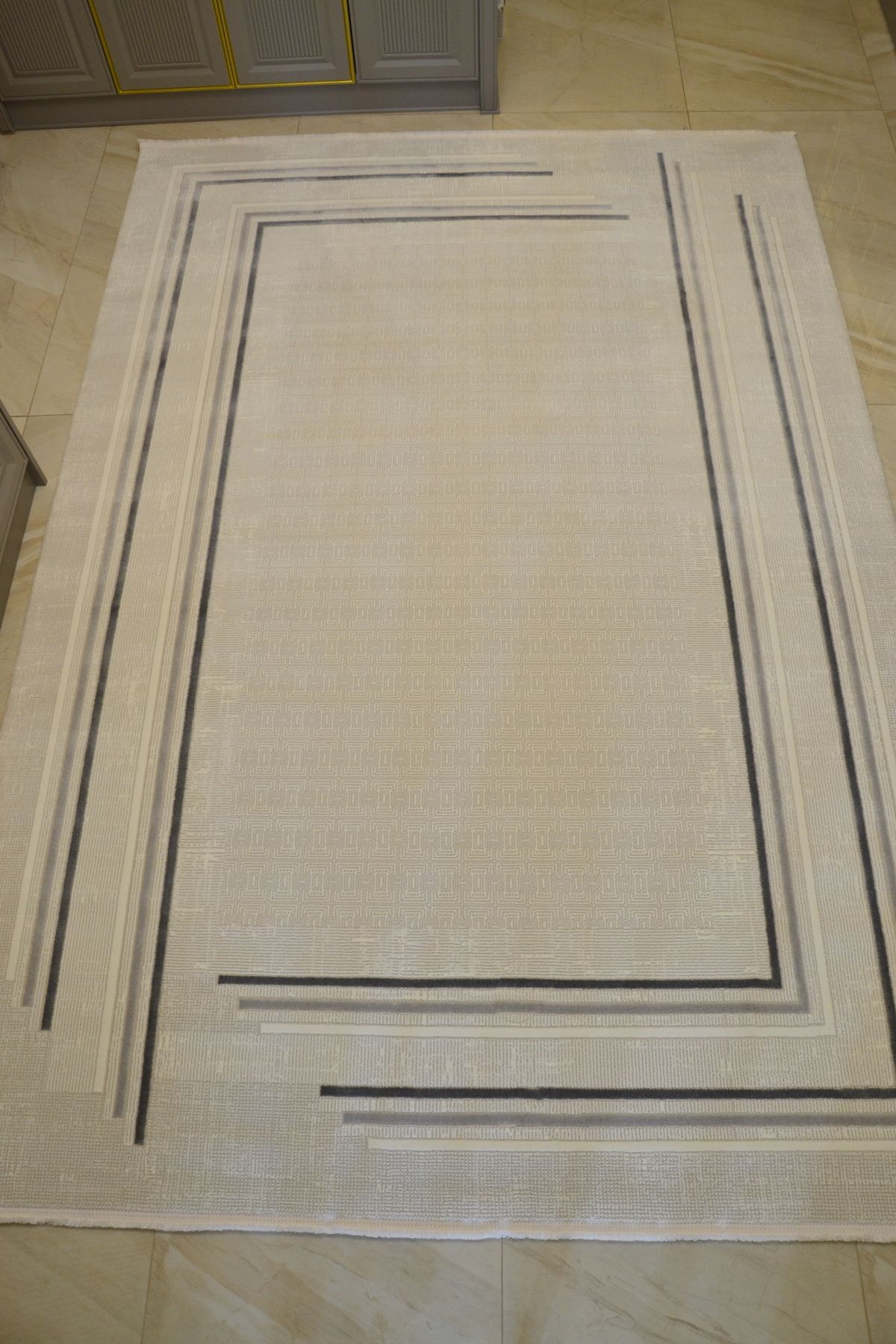 Geometrik Çizgili Kremrengi Yıkanabilir Polip Polyester Dekoratif Salon& Oturma Odası Halısı