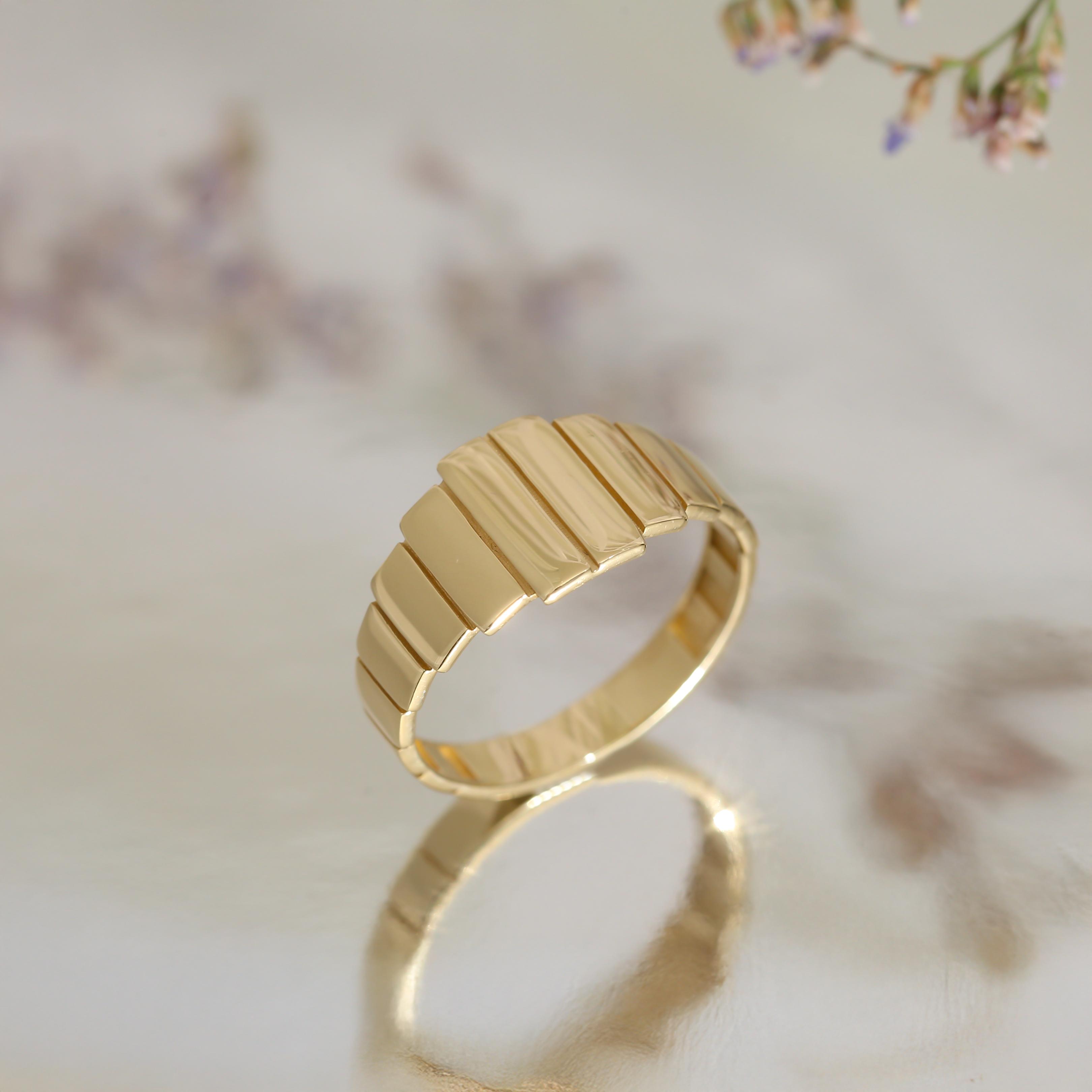 Echo Band Ring