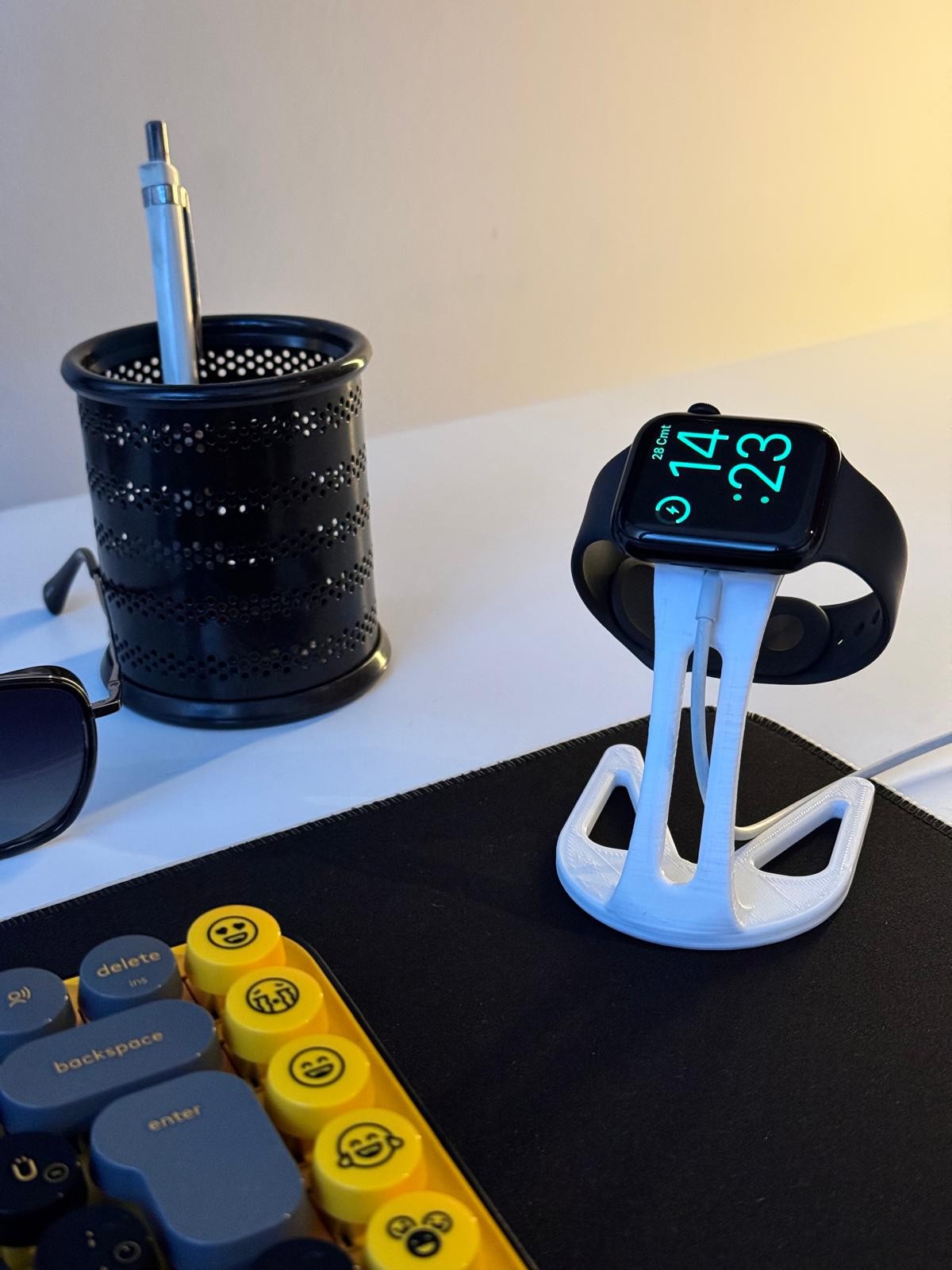 Apple Watch Şarj Standı Dik