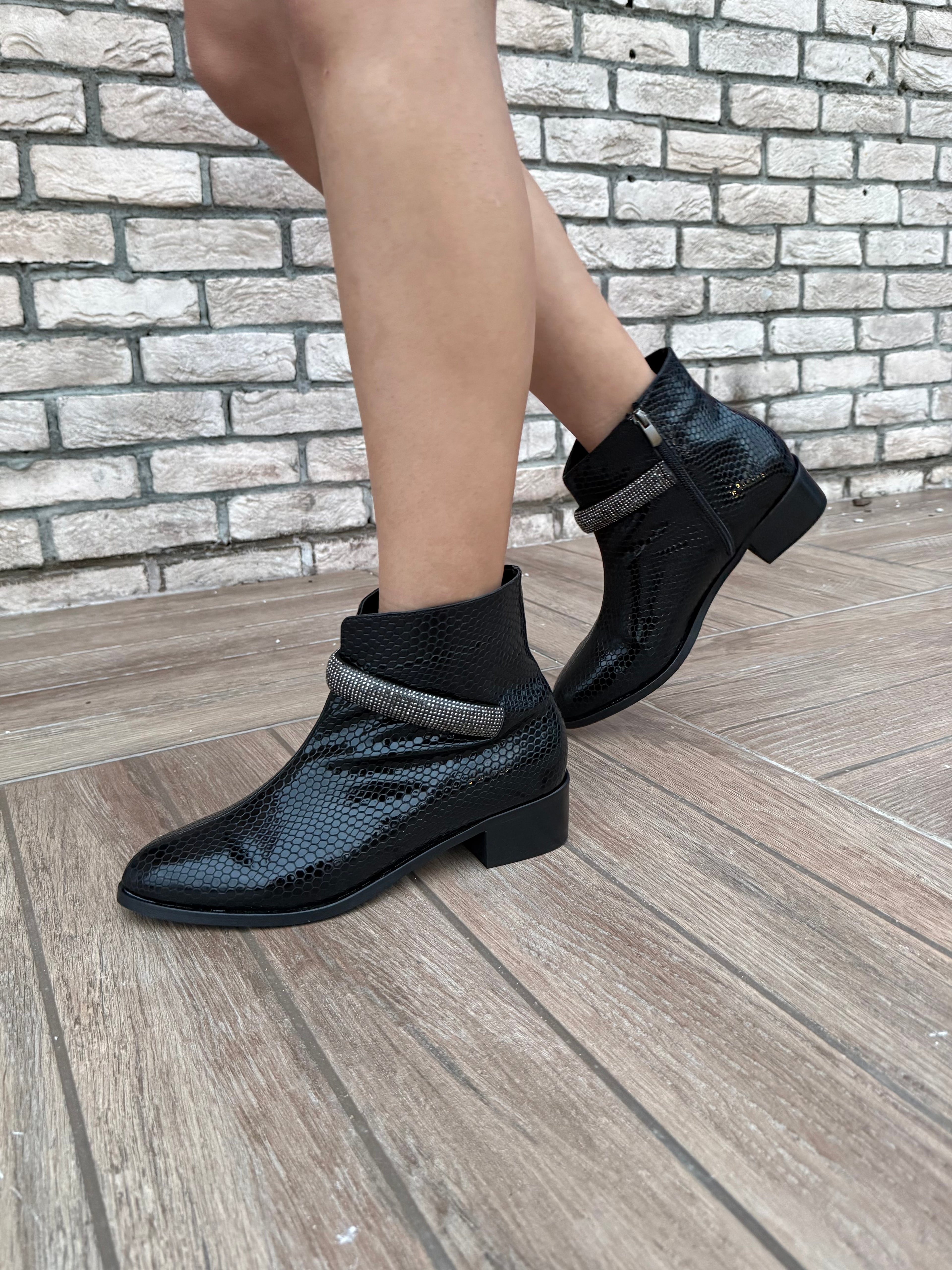 Lusso Kroko Taş Tokalı Büyük Numara Kadın Ayakkabı Şık ve Zarif Topuklu Model