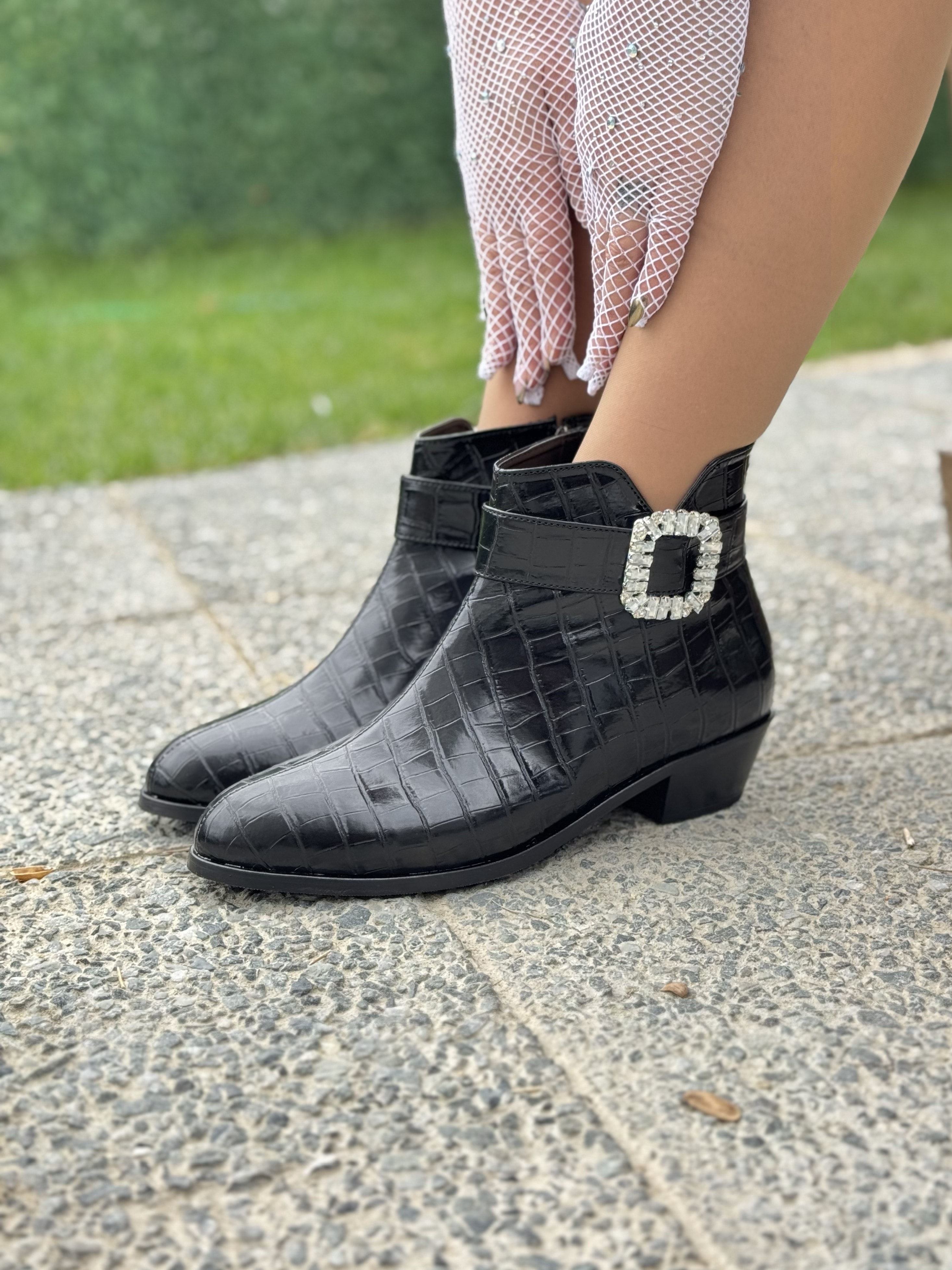 Marseil Kroko Desenli Kadın Deri Bot Taş Tokalı Şık Büyük Numara - Siyah