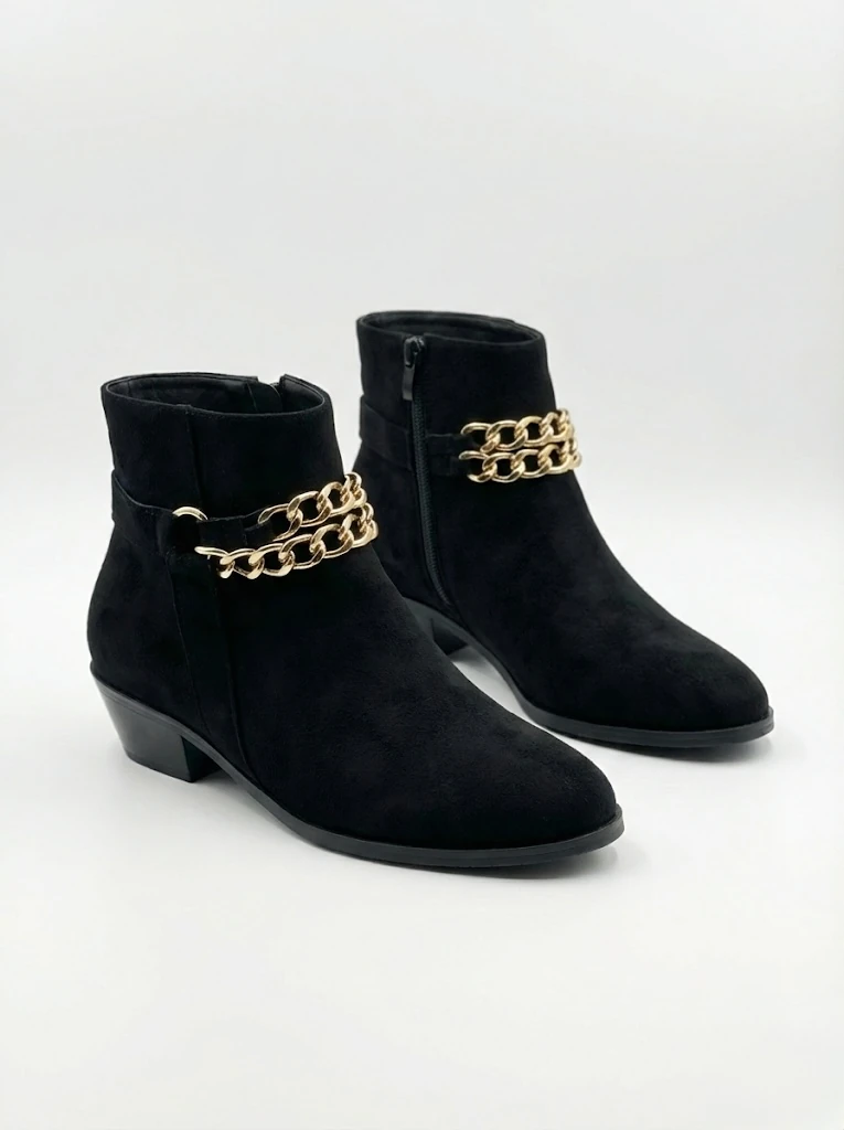 Chai Büyük Numara Zincir Detaylı Kısa Topuklu Kadın Bot Şık ve Konforlu - Siyah