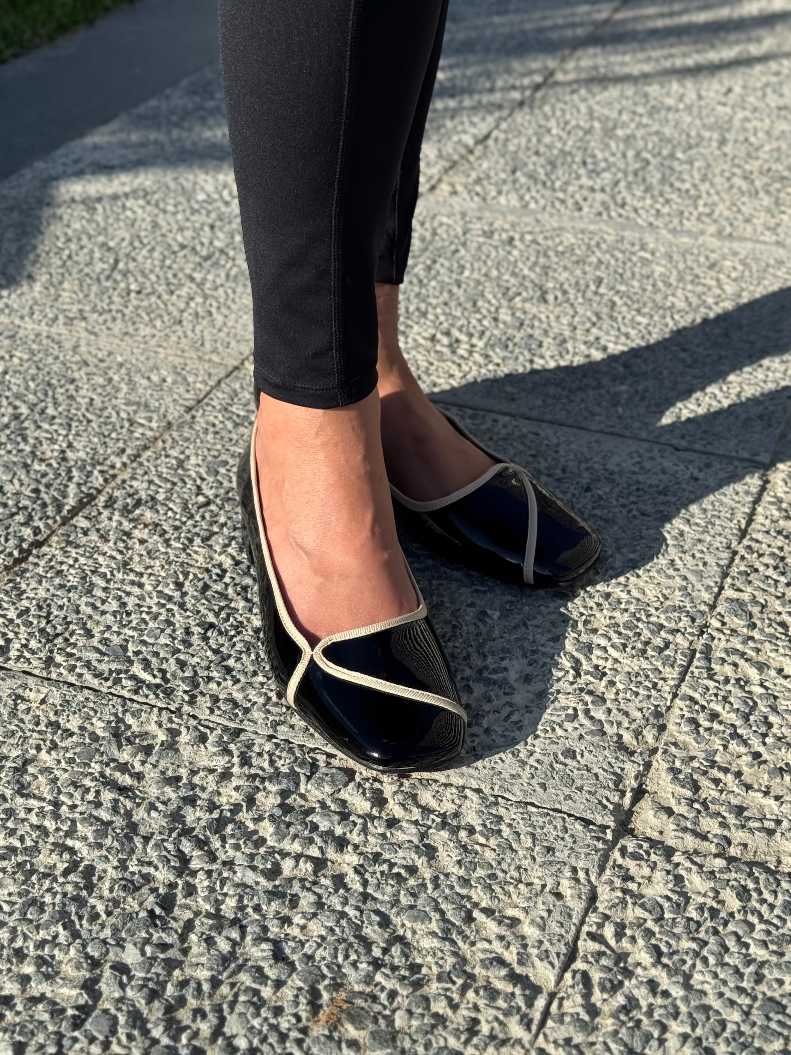 Merlina Siyah Parçalı Galvaniz Topuklu Küt Burun Kadın Ayakkabı Modern ve Işıltılı