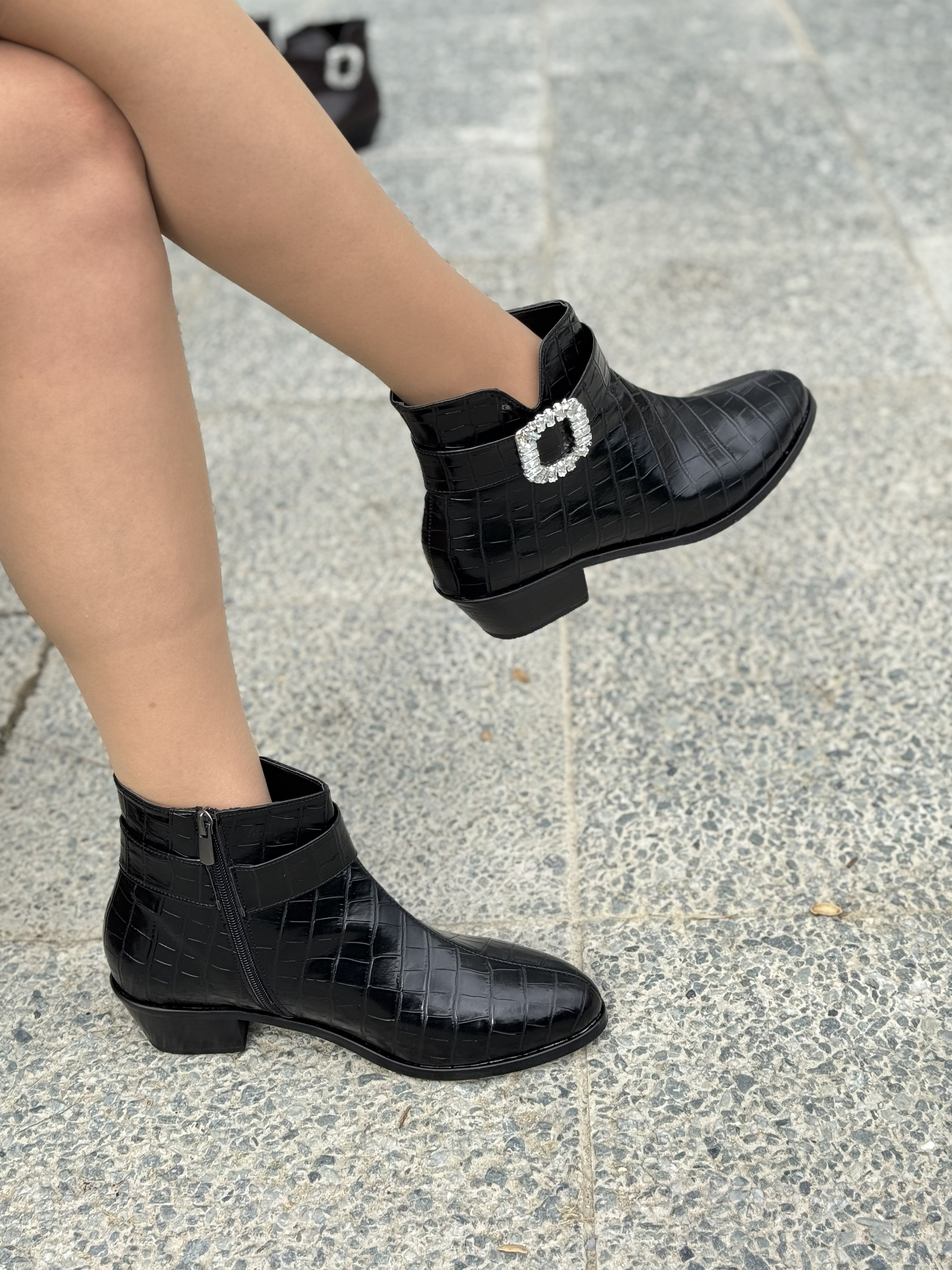 Marseil Kroko Desenli Kadın Deri Bot Taş Tokalı Şık Büyük Numara