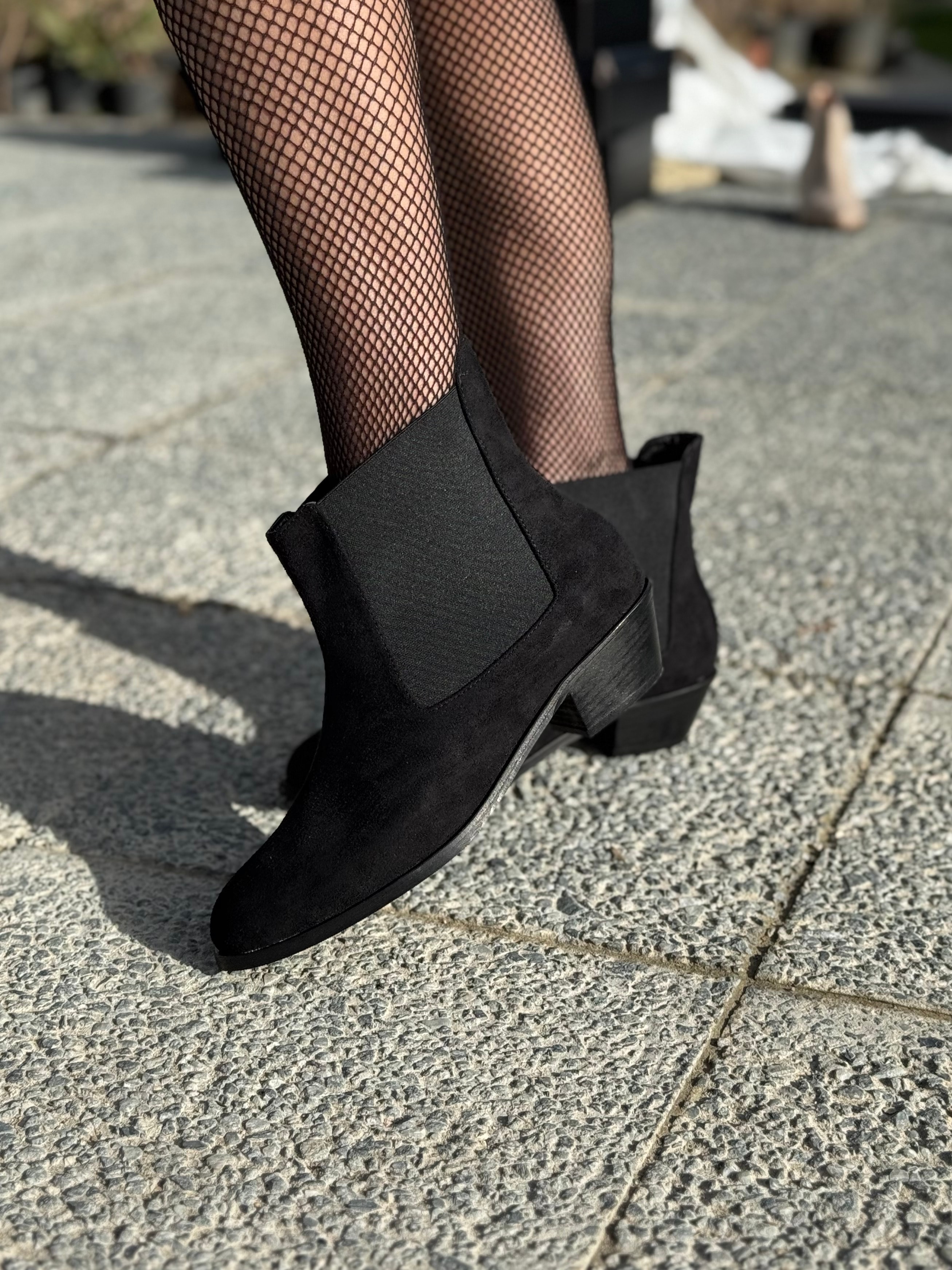 Centa Süet Lastikli Kısa Topuklu Büyük Numara Kadın Bot Stil ve Rahatlık 