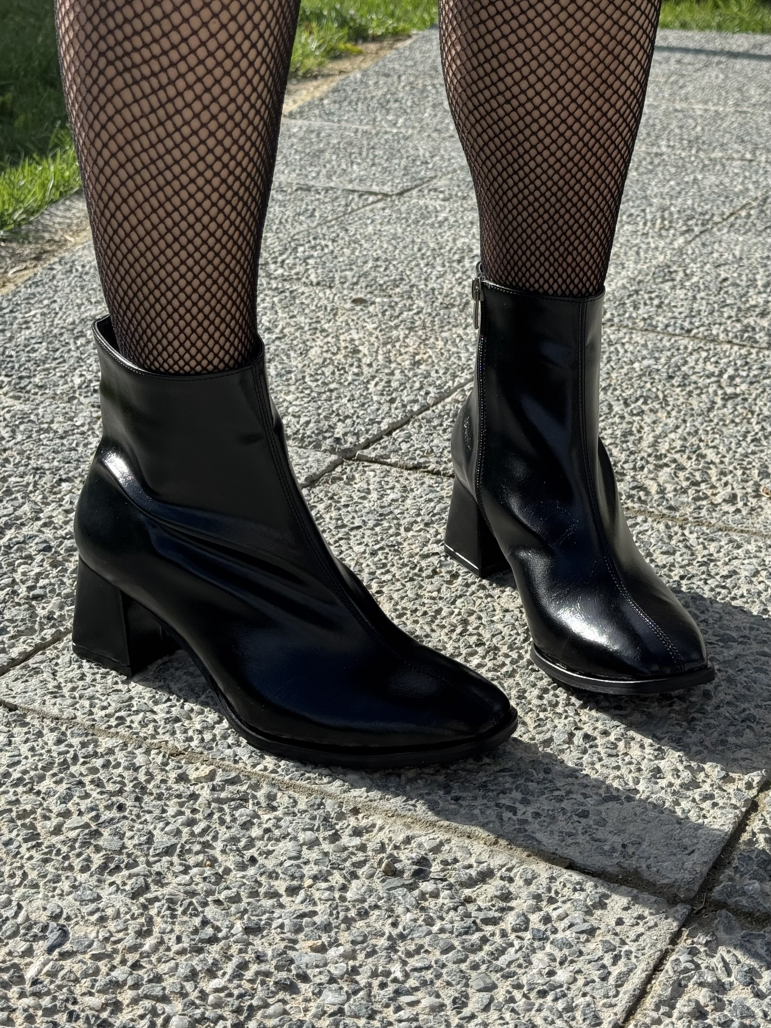 Velisse Rugan Küt Burun Büyük Numara Kadın Topuklu Bot Modern Stil