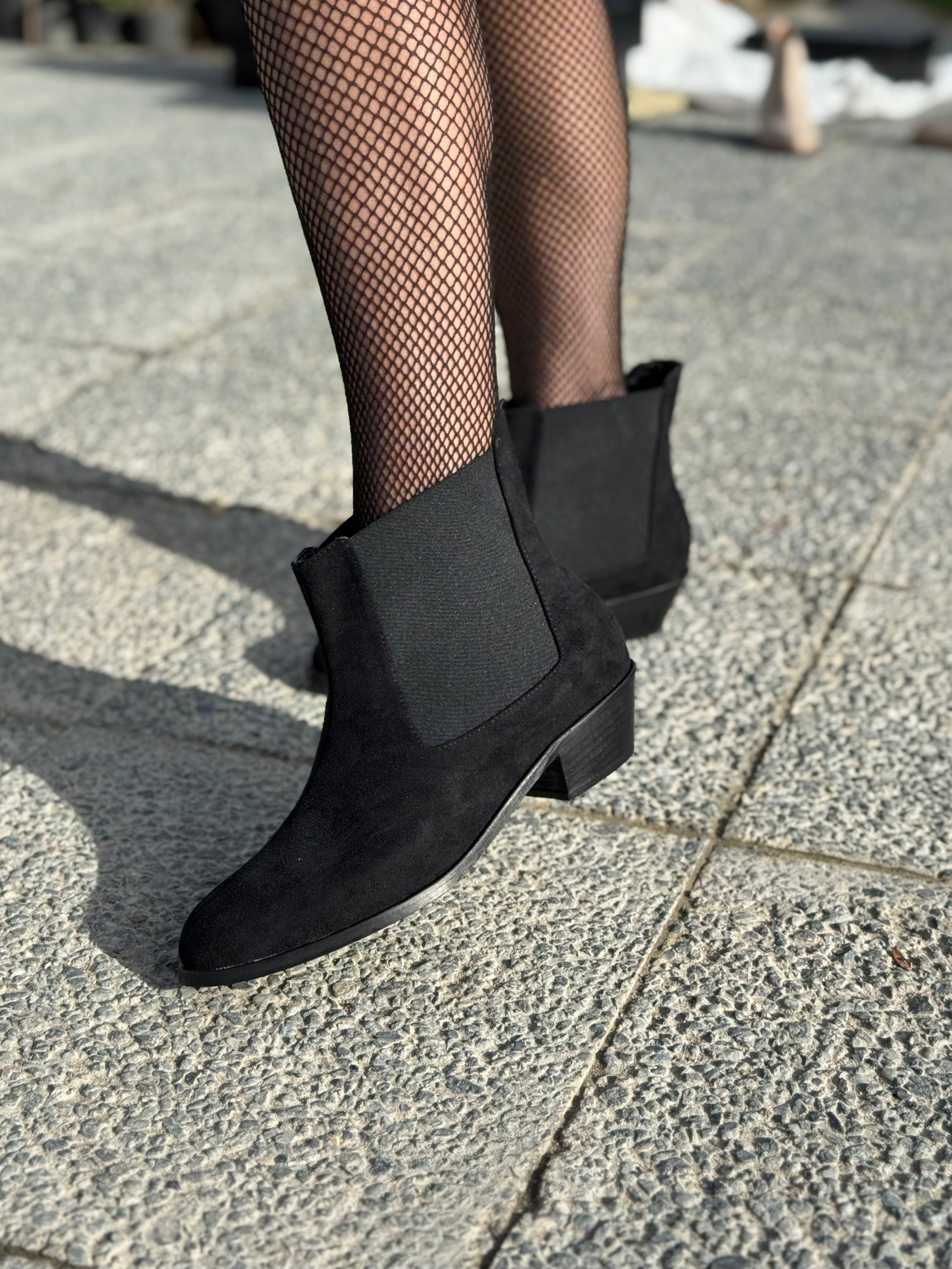 Centa Süet Lastikli Kısa Topuklu Büyük Numara Kadın Bot Stil ve Rahatlık 