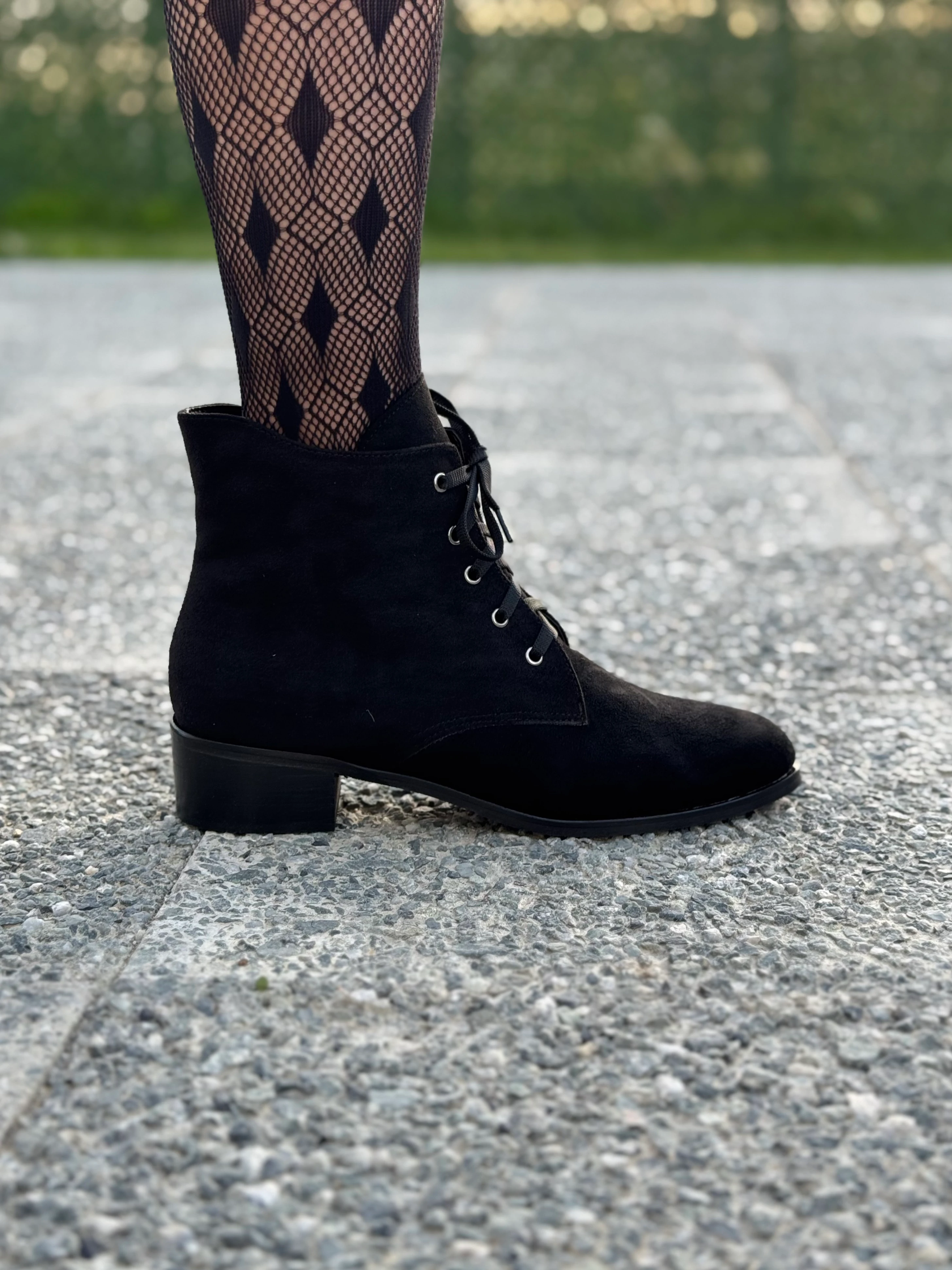 Elvaira Bağcıklı Süet Kadın Bot Modern ve Rahat Büyük Numara