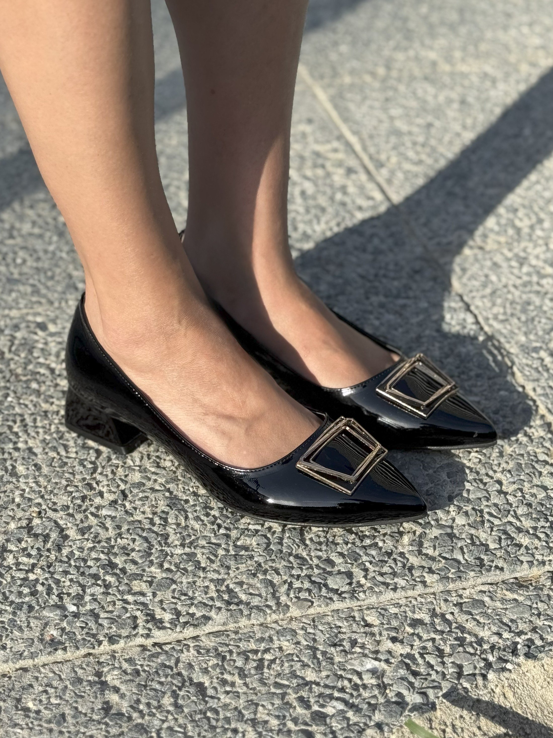 AURA sivri kare tokalı model - Siyah