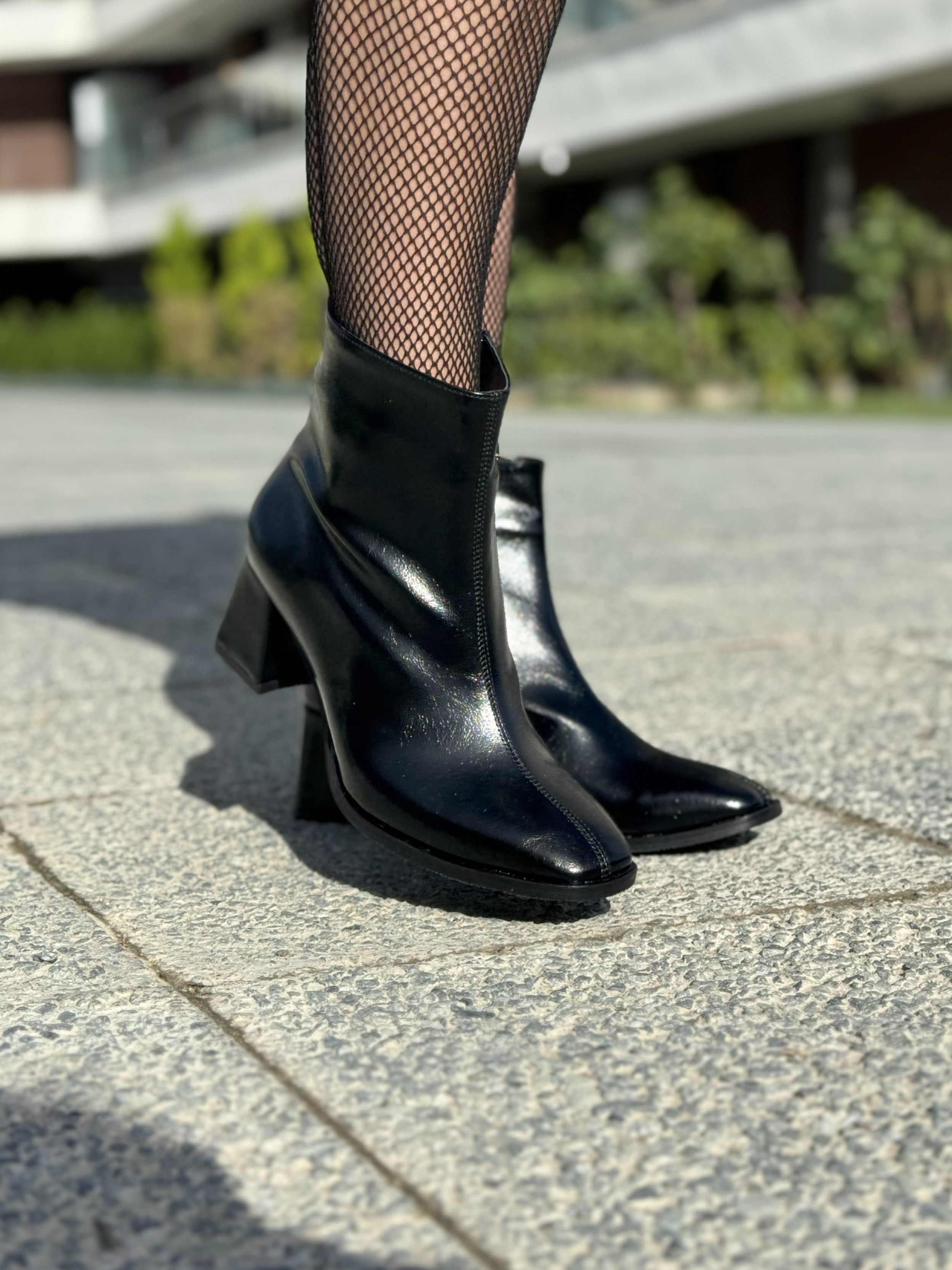 Velisse Rugan Küt Burun Büyük Numara Kadın Topuklu Bot Modern Stil