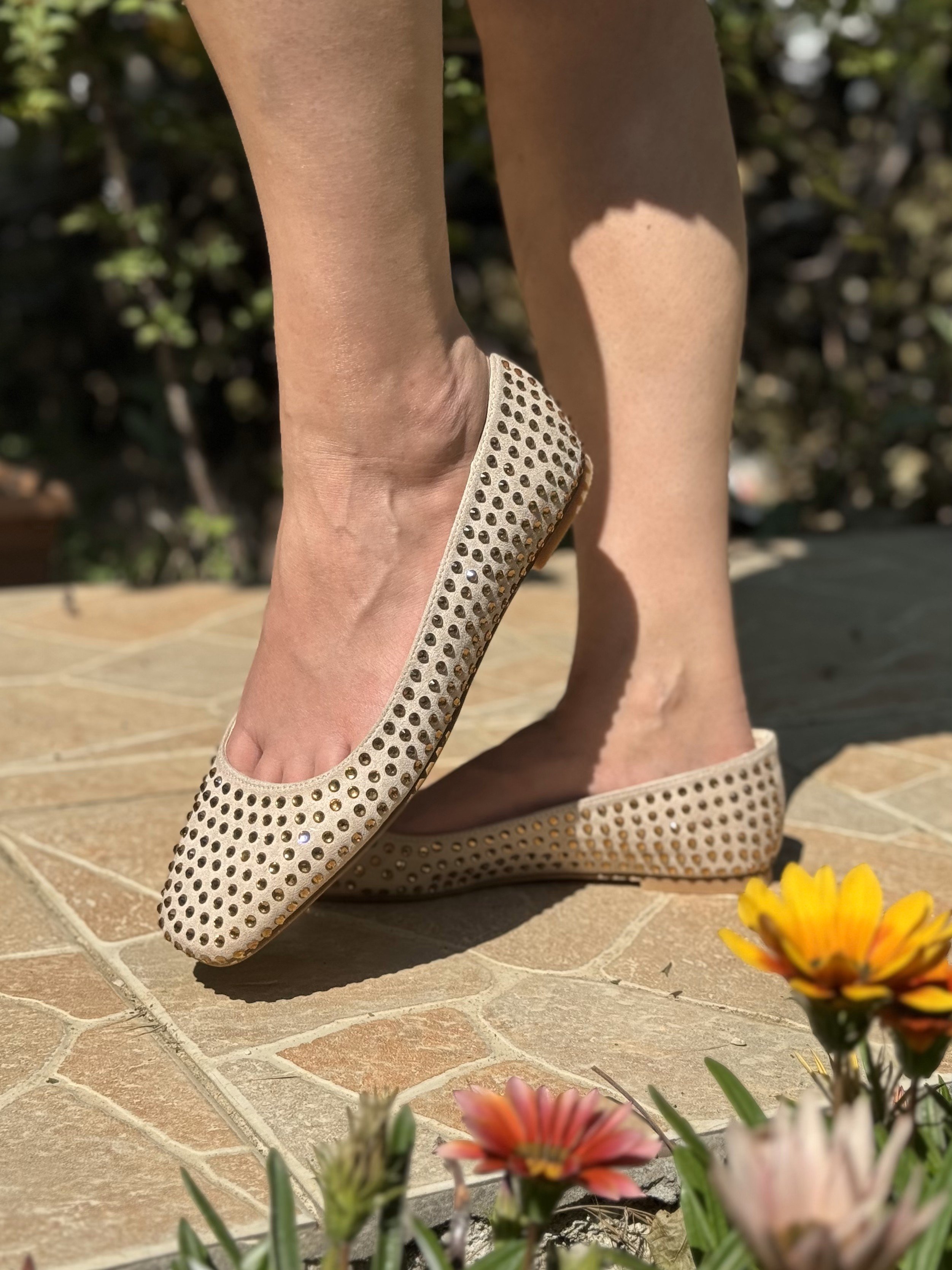 Taşlı Küt Burun Babet - Bej