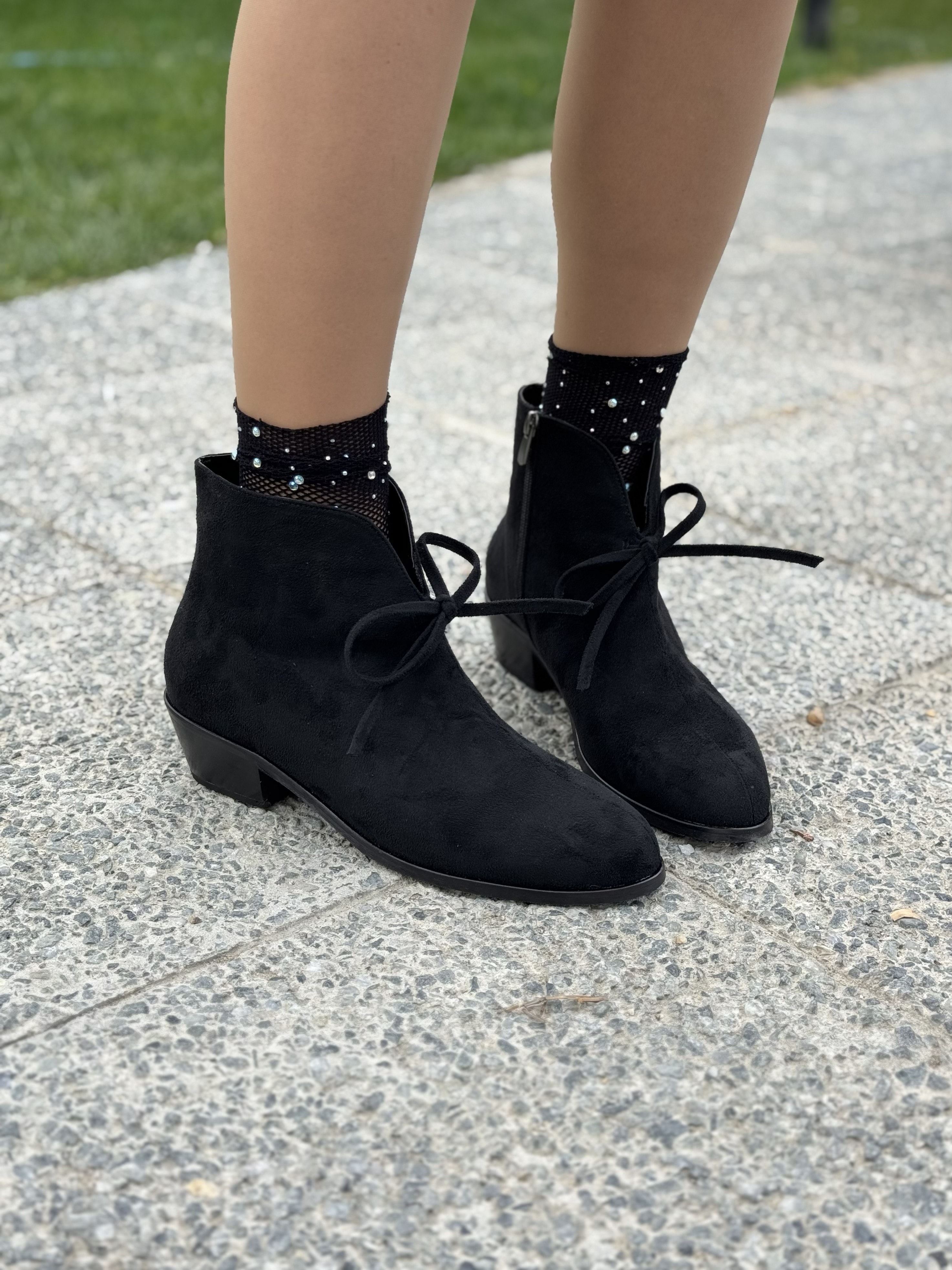 Lironna Süet Bağcık Detaylı Büyük Numara Kadın Bot Konforlu ve Modern