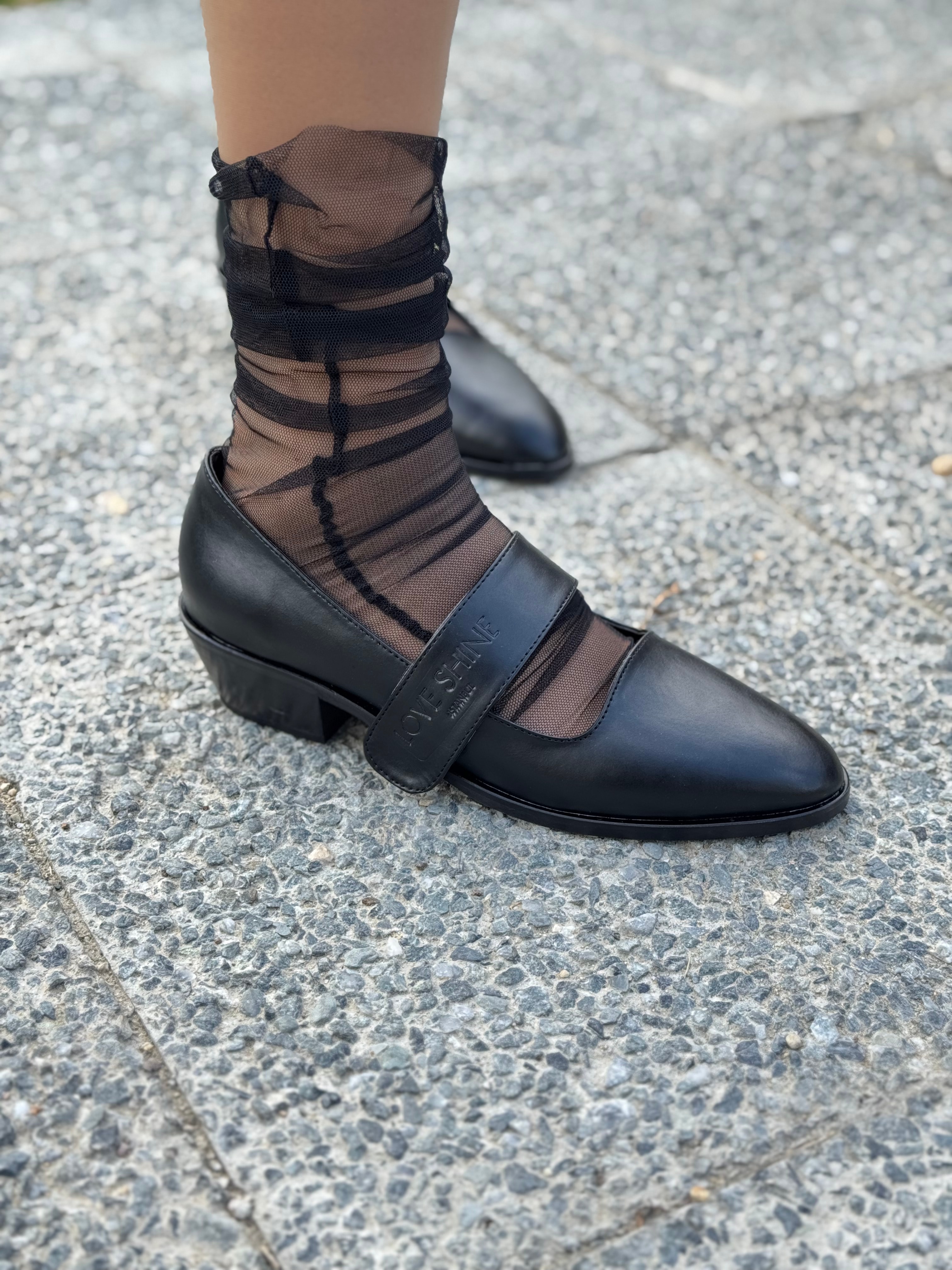 Alvesta Büyük Numara Ahşap Ökçeli Bantlı Kadın Ayakkabı Şık ve Rahat Stil - Siyah