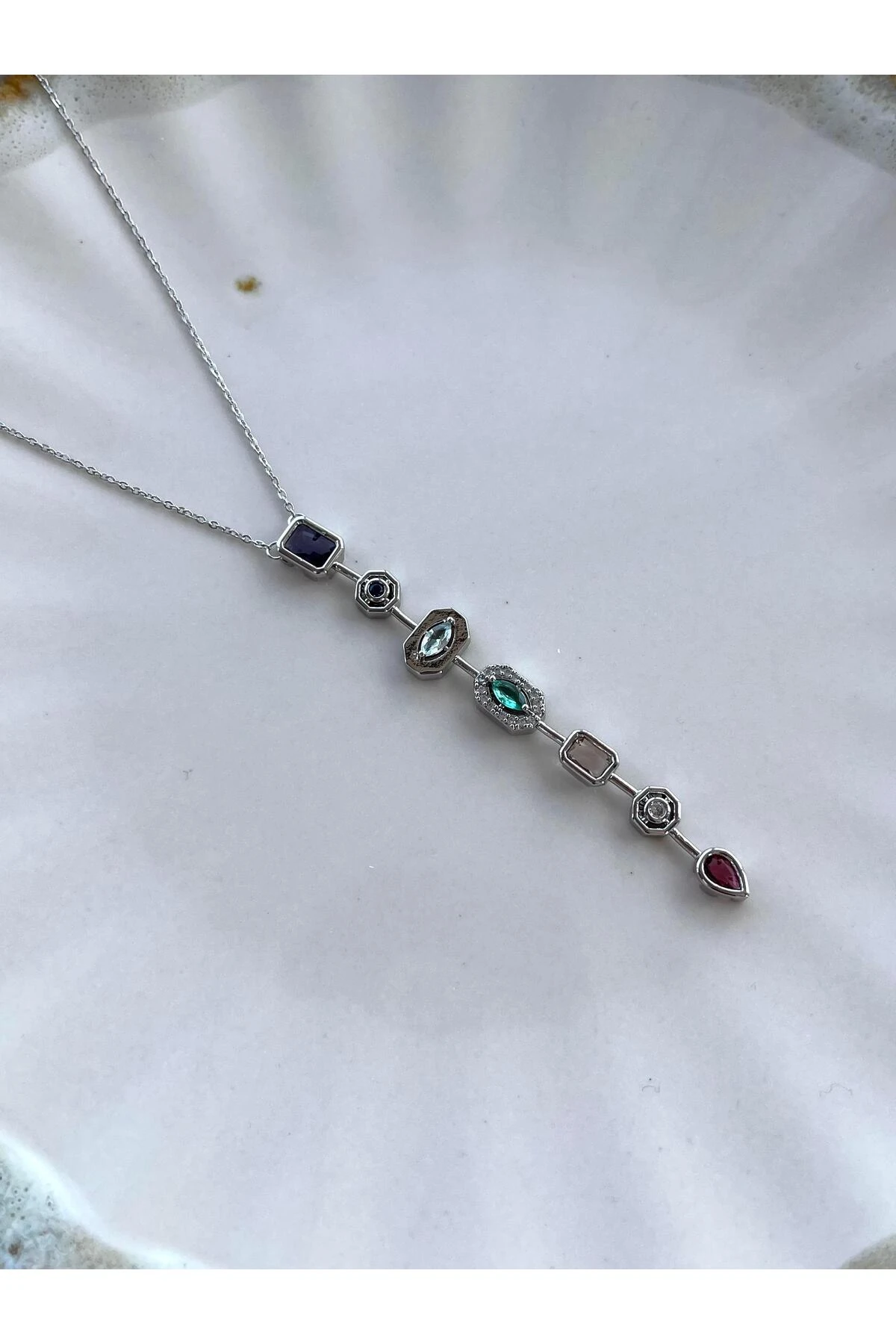 7 Element Renkli Çok Taşlı Y Modeli Çelik Kolye (GÜMÜŞ)