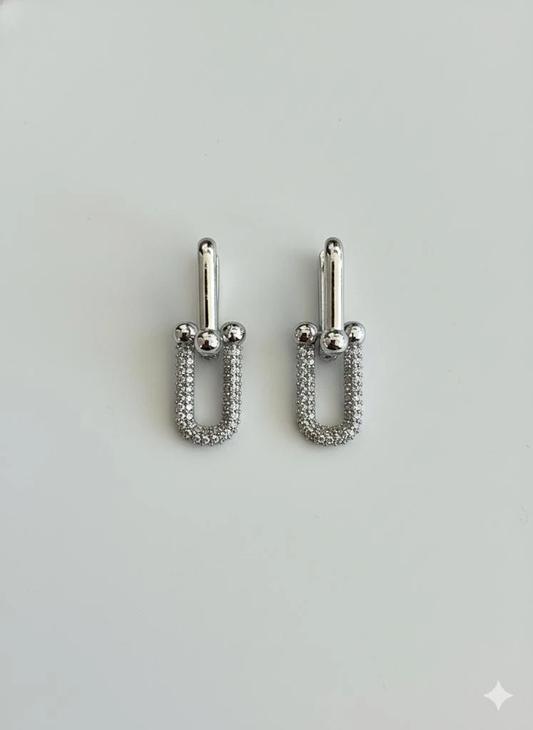 ÇELİK ÇİVİ MODEL KÜPE (ALTIN/GÜMÜŞ)