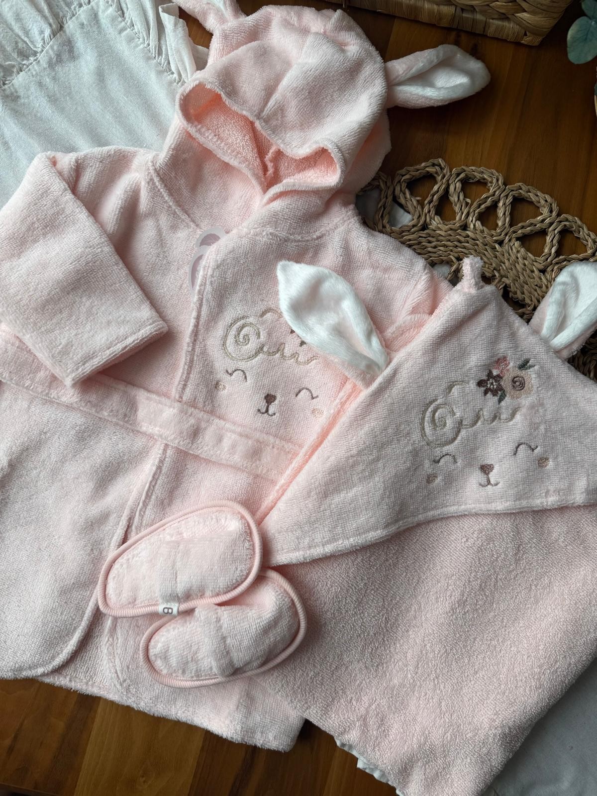 Kız Bebek 12 Ay Kuzulu Bornoz Set