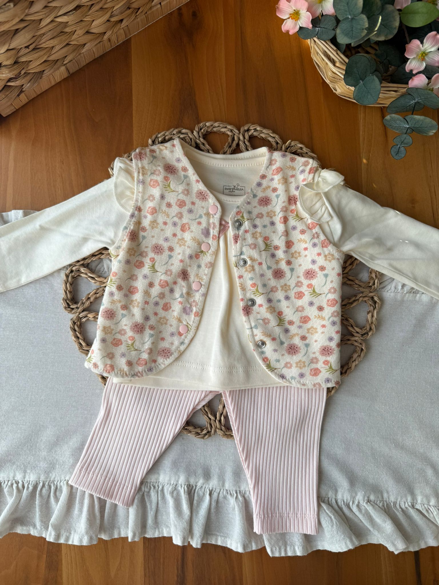 Kız Bebek Çiçekli Yelekli 3'lü Takım