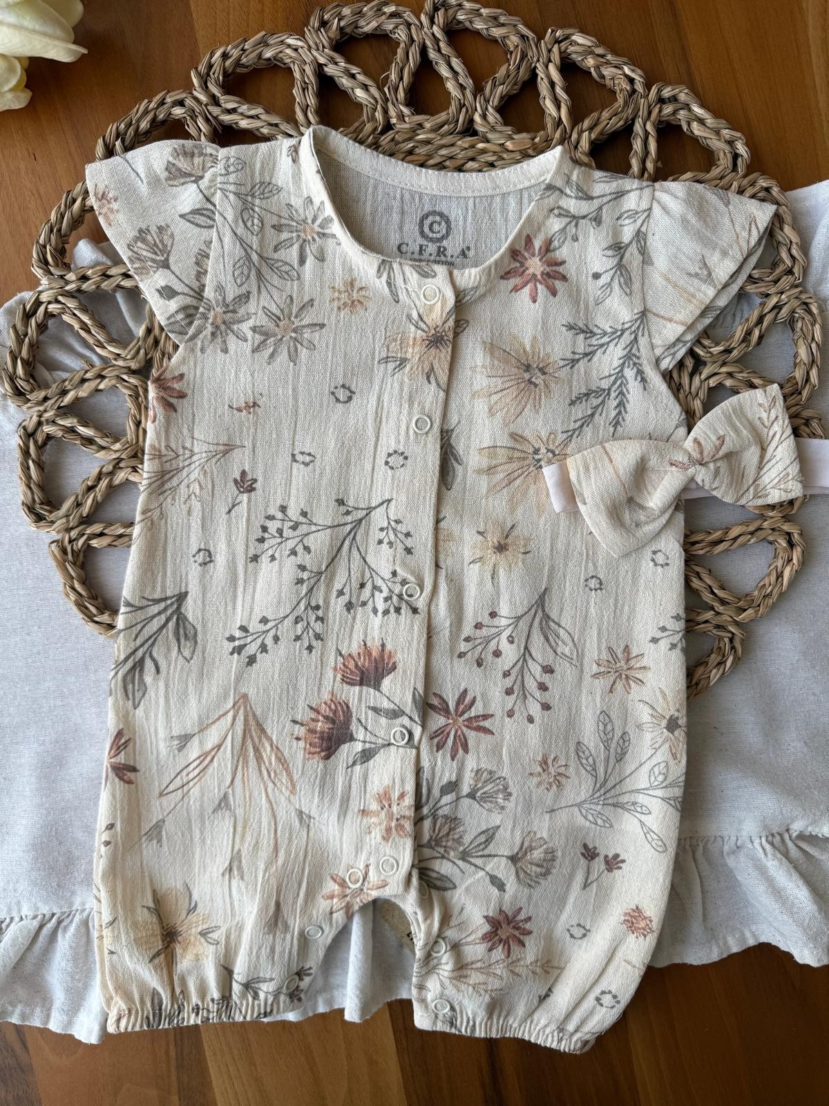 Kız Bebek Krem Çiçekli Müslin Tulum