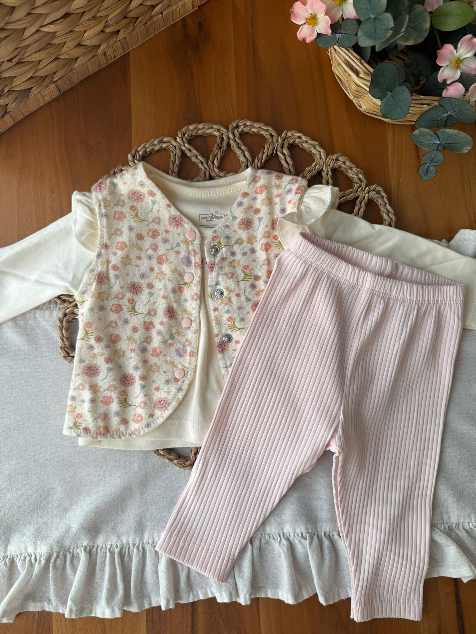 Kız Bebek Çiçekli Yelekli 3'lü Takım