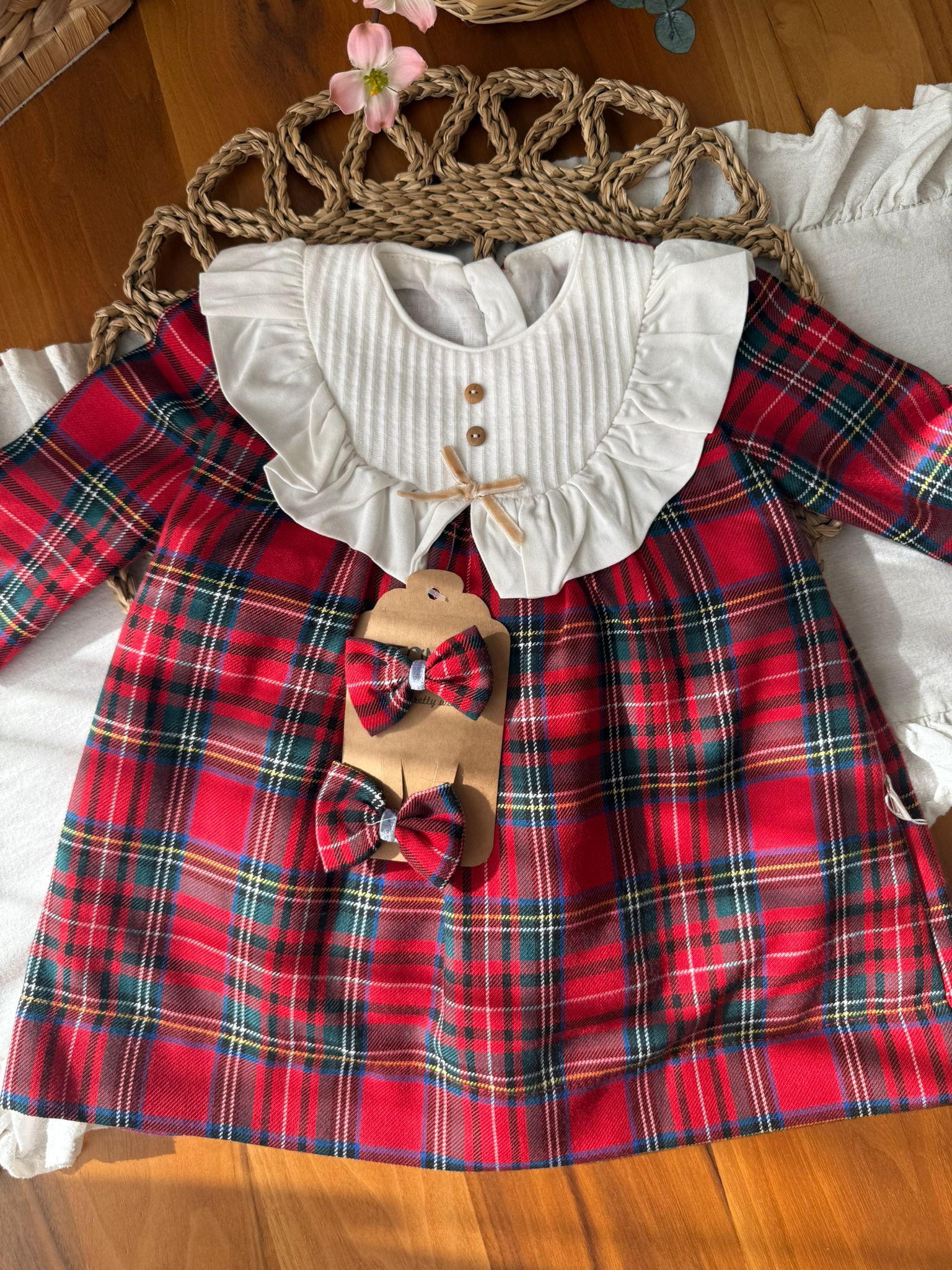 Kız Bebek Tokalı Kırmızı Elbise