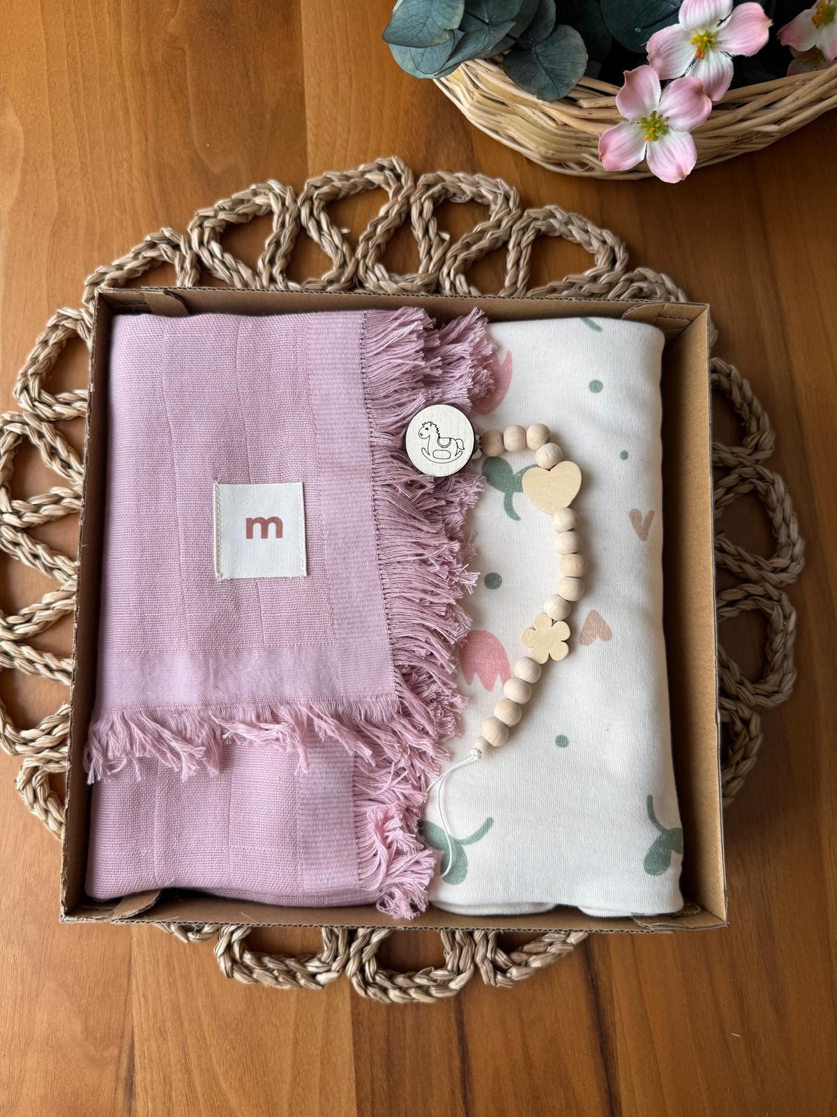 Kız Bebek Müslin ve Penye Battaniyeli Set