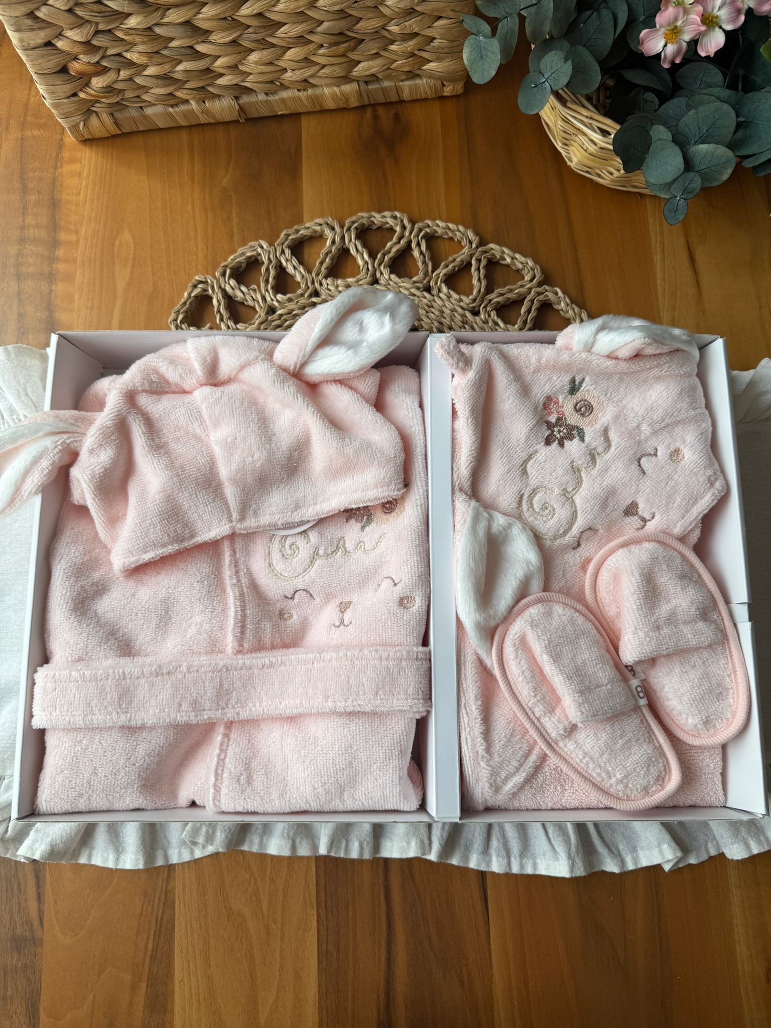 Kız Bebek 12 Ay Kuzulu Bornoz Set
