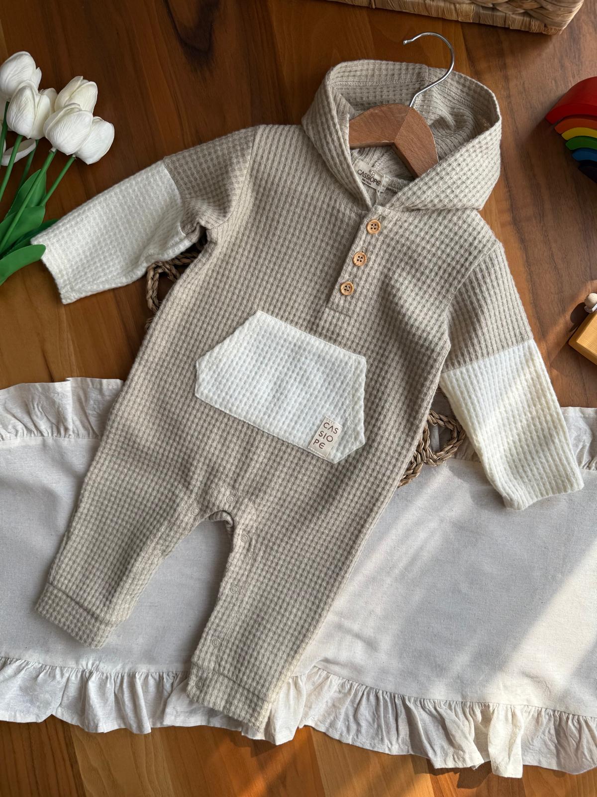 Erkek Bebek Kanguru Cepli Kapşonlu Bej Tulum