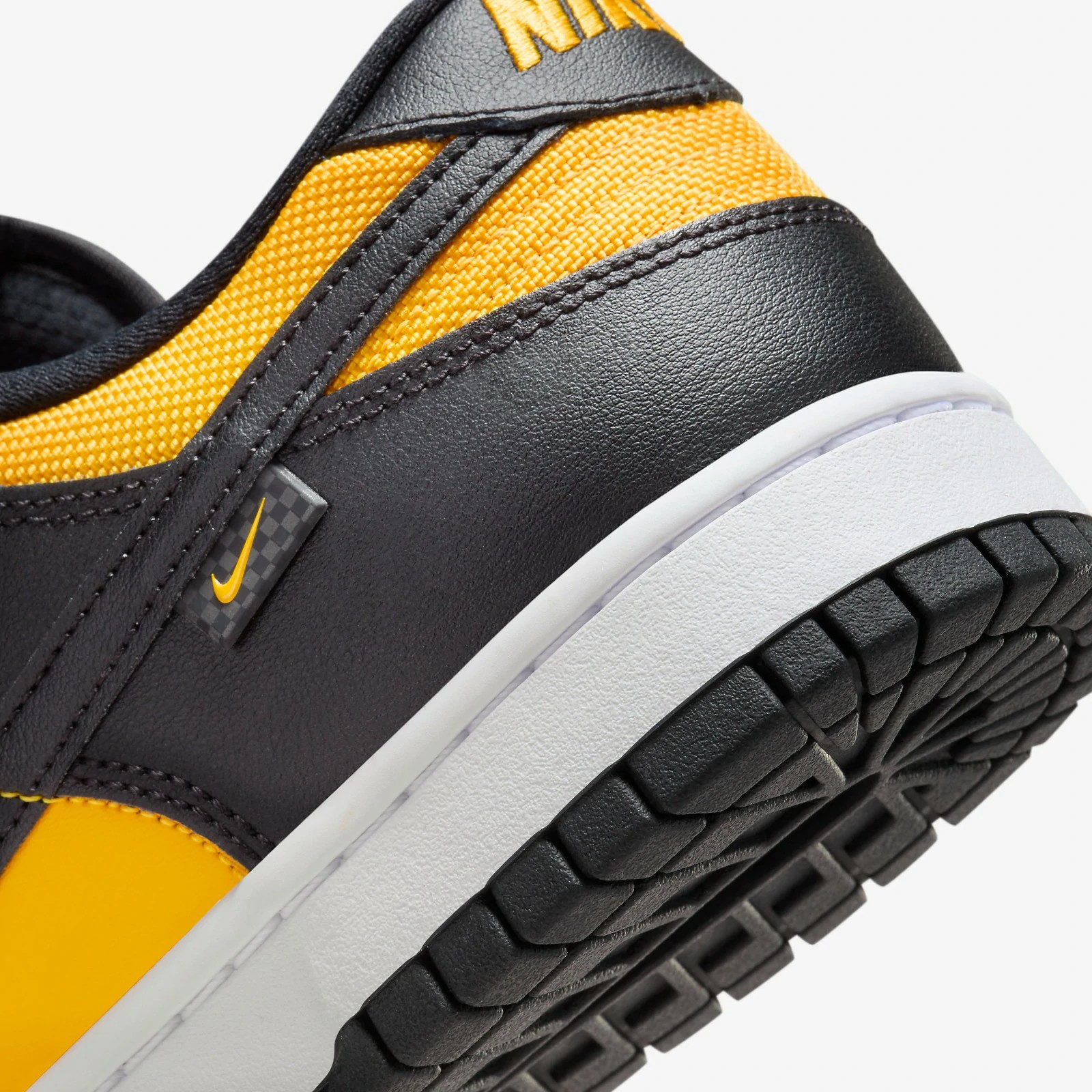 Nike Dunk Low BlackUniversity GoldWhite