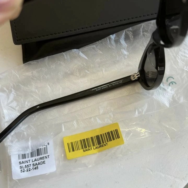 Saint Laurent SL557 Shade 01