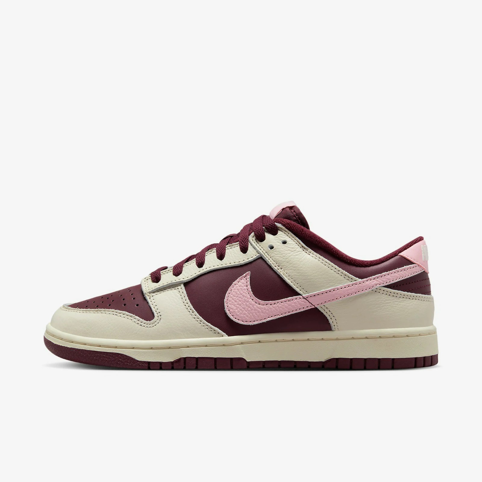 Nike Dunk Low “Valentine's Day”