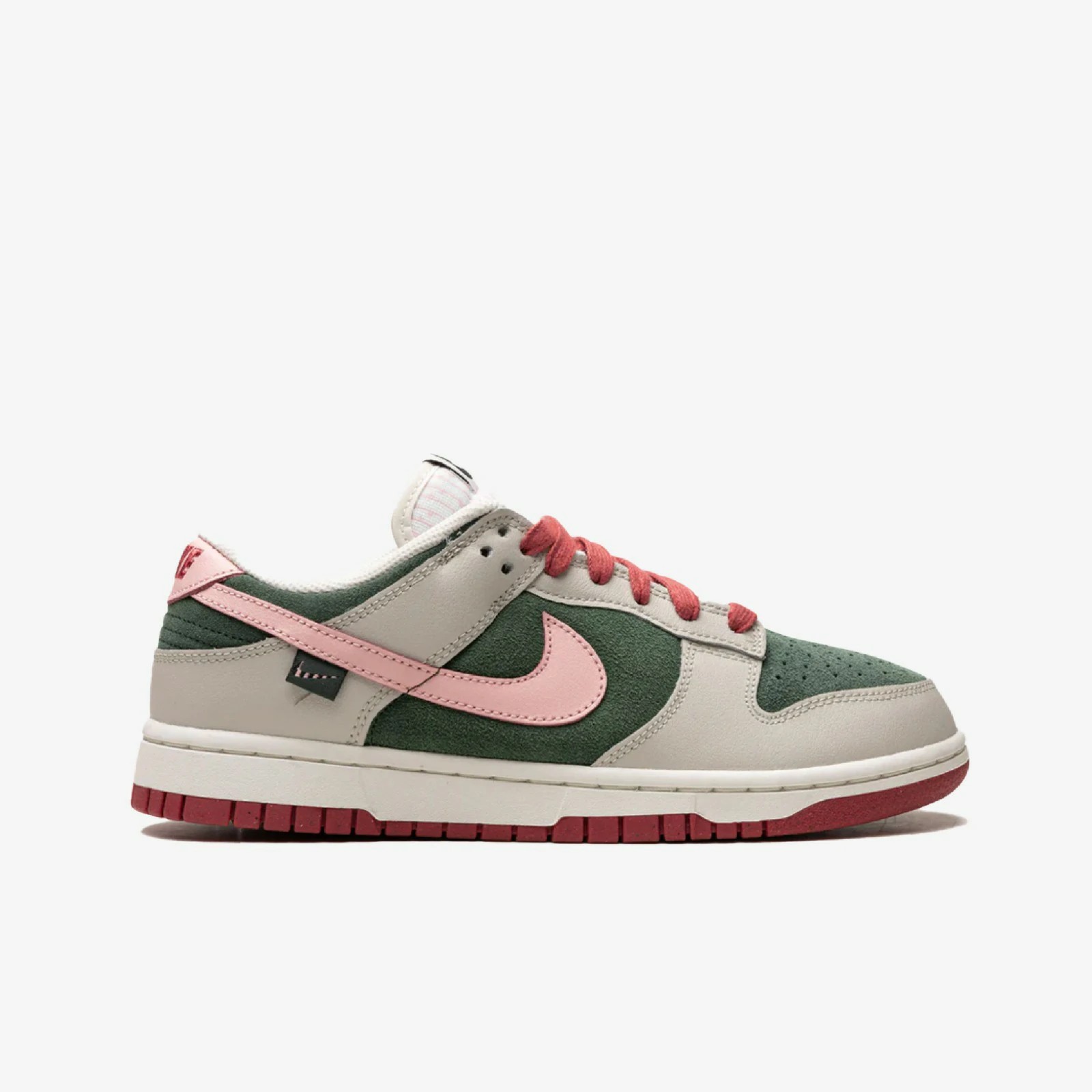 Nike Dunk Low SE All Petals United 