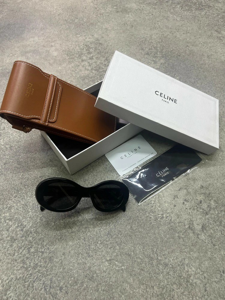 Celine Triomphe CL 40194U (Çantası Hediye)