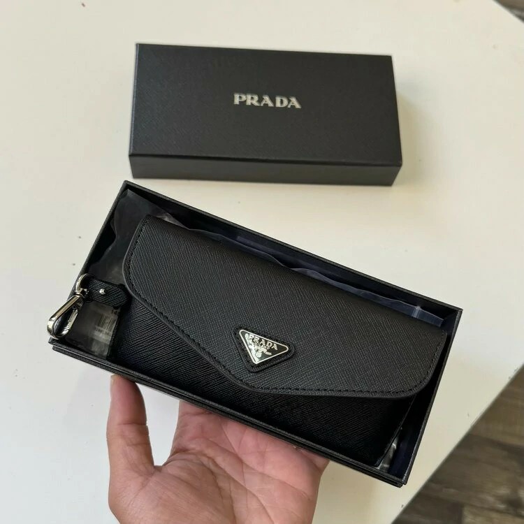 Prada Rectangular Scultoreo Black 52Ekt