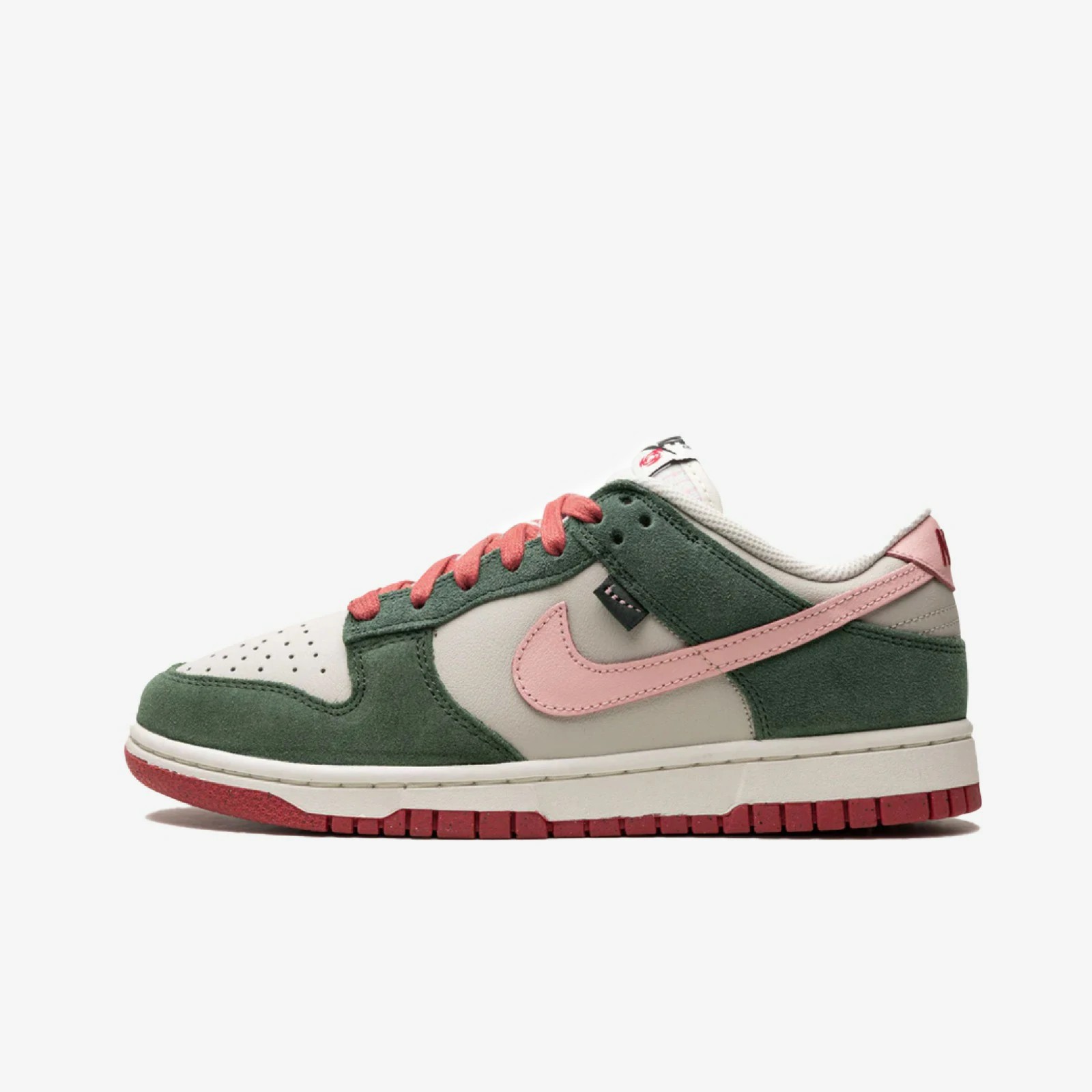 Nike Dunk Low SE All Petals United 