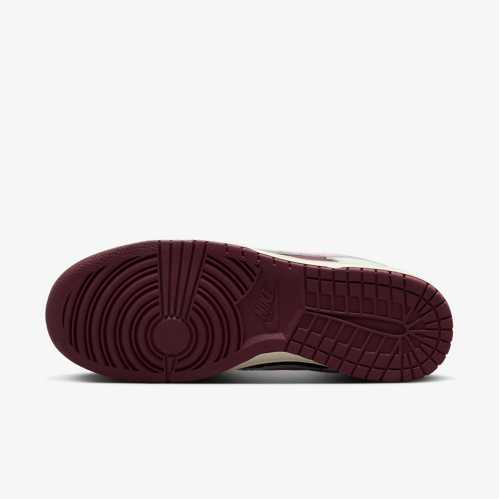 Nike Dunk Low “Valentine's Day”