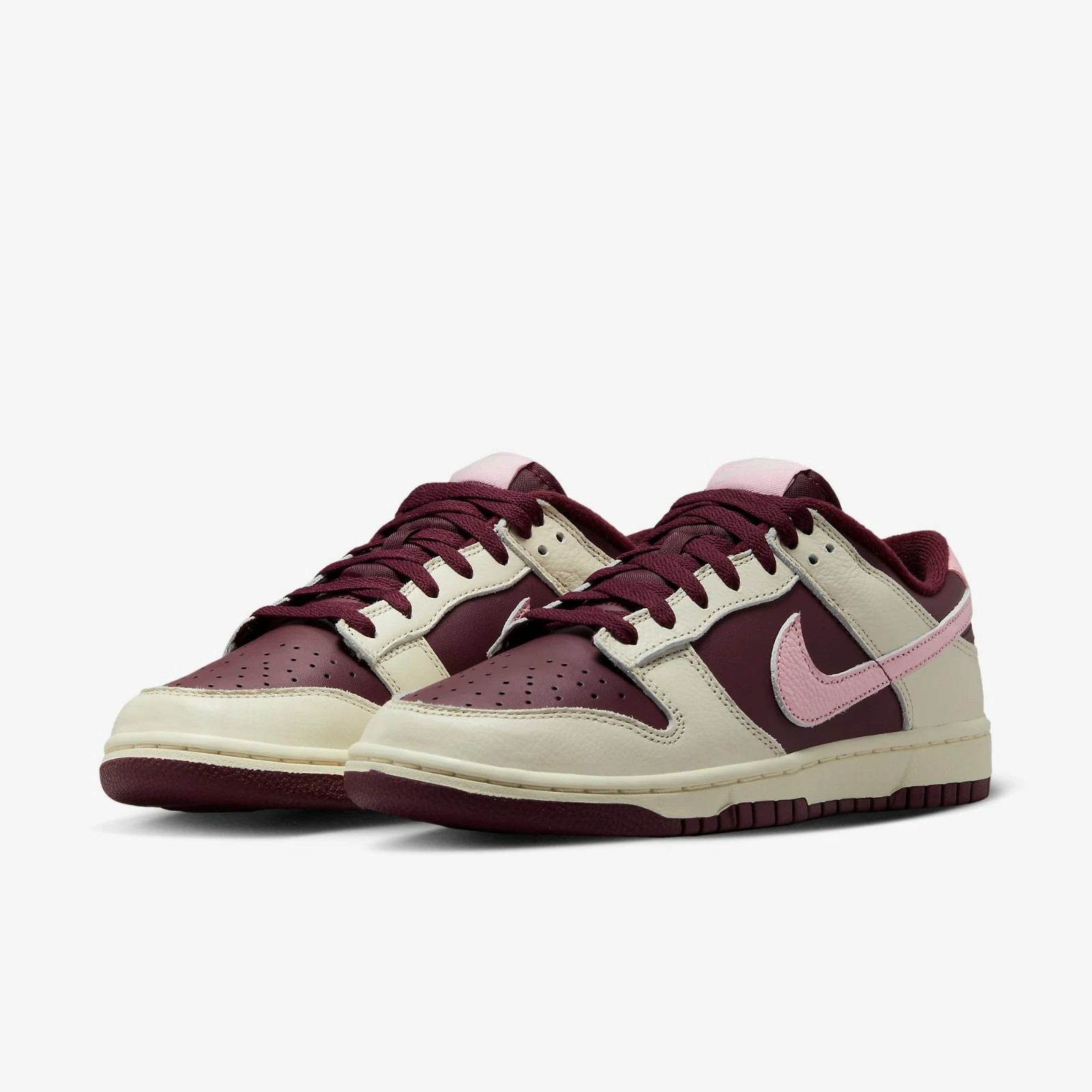 Nike Dunk Low “Valentine's Day”