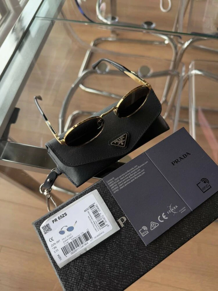 Prada PR65ZS Oval Black