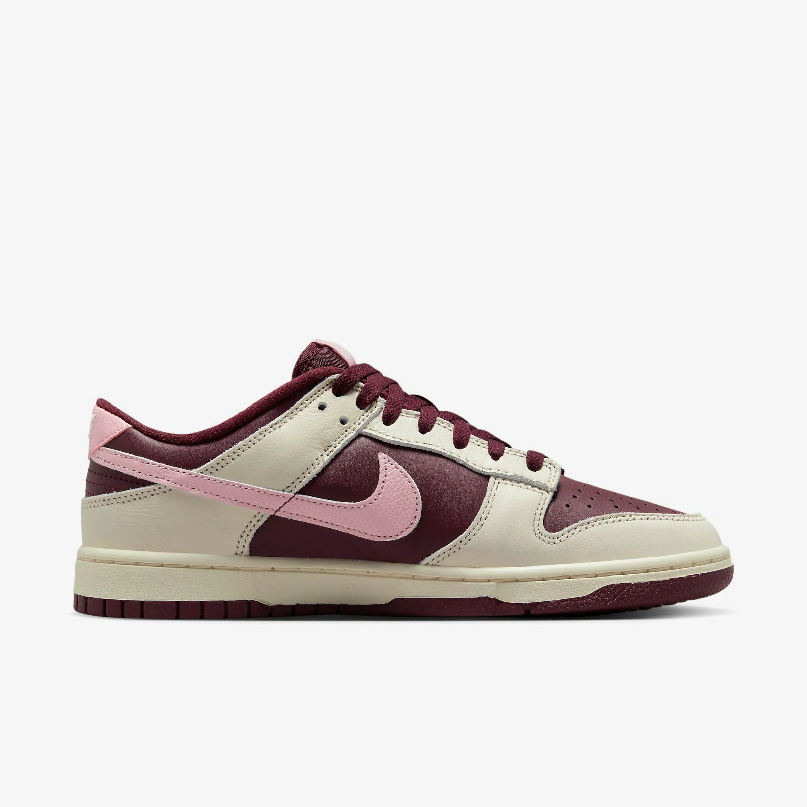 Nike Dunk Low “Valentine's Day”