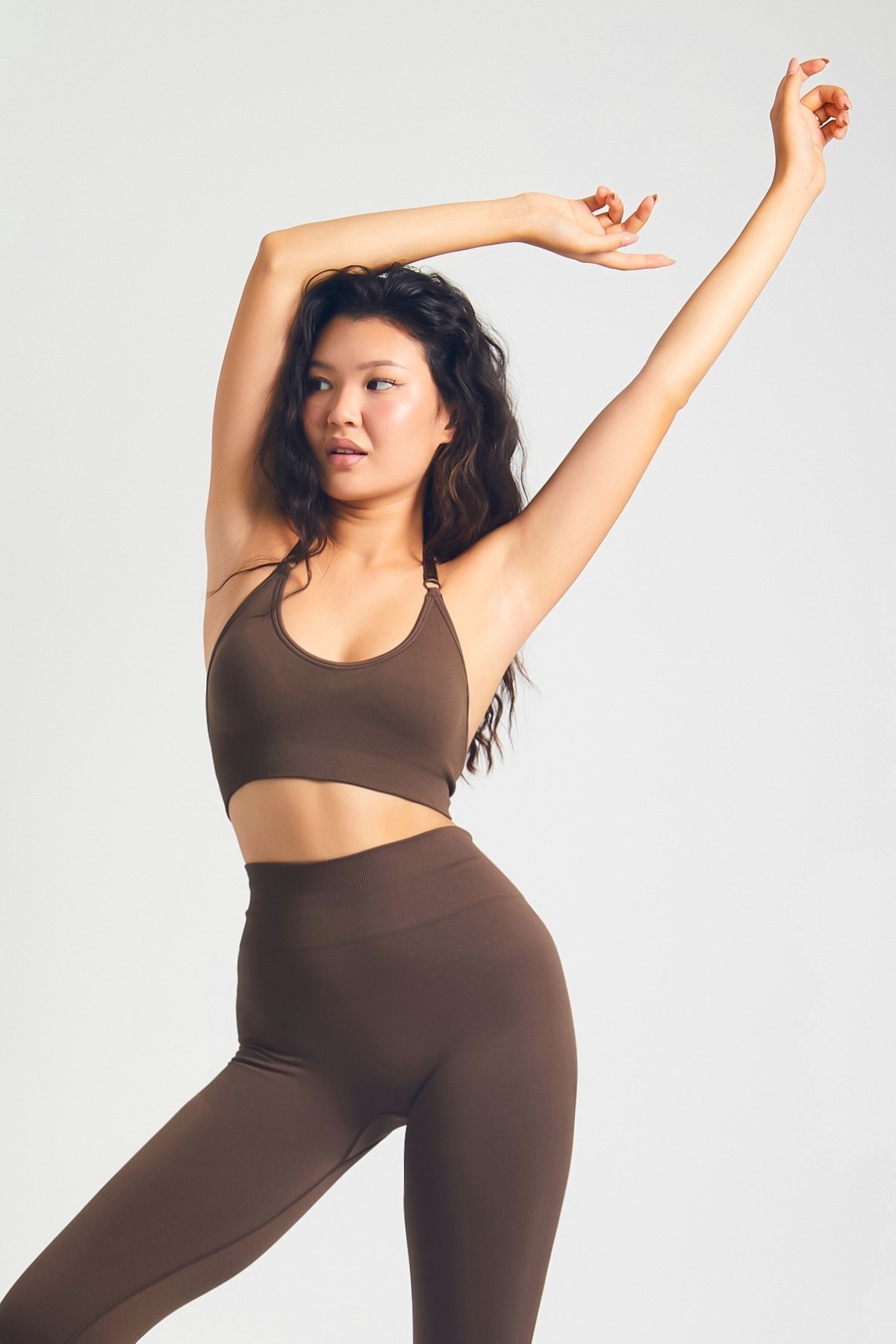 Sculpt Minimal Halter Bra - Chocolate