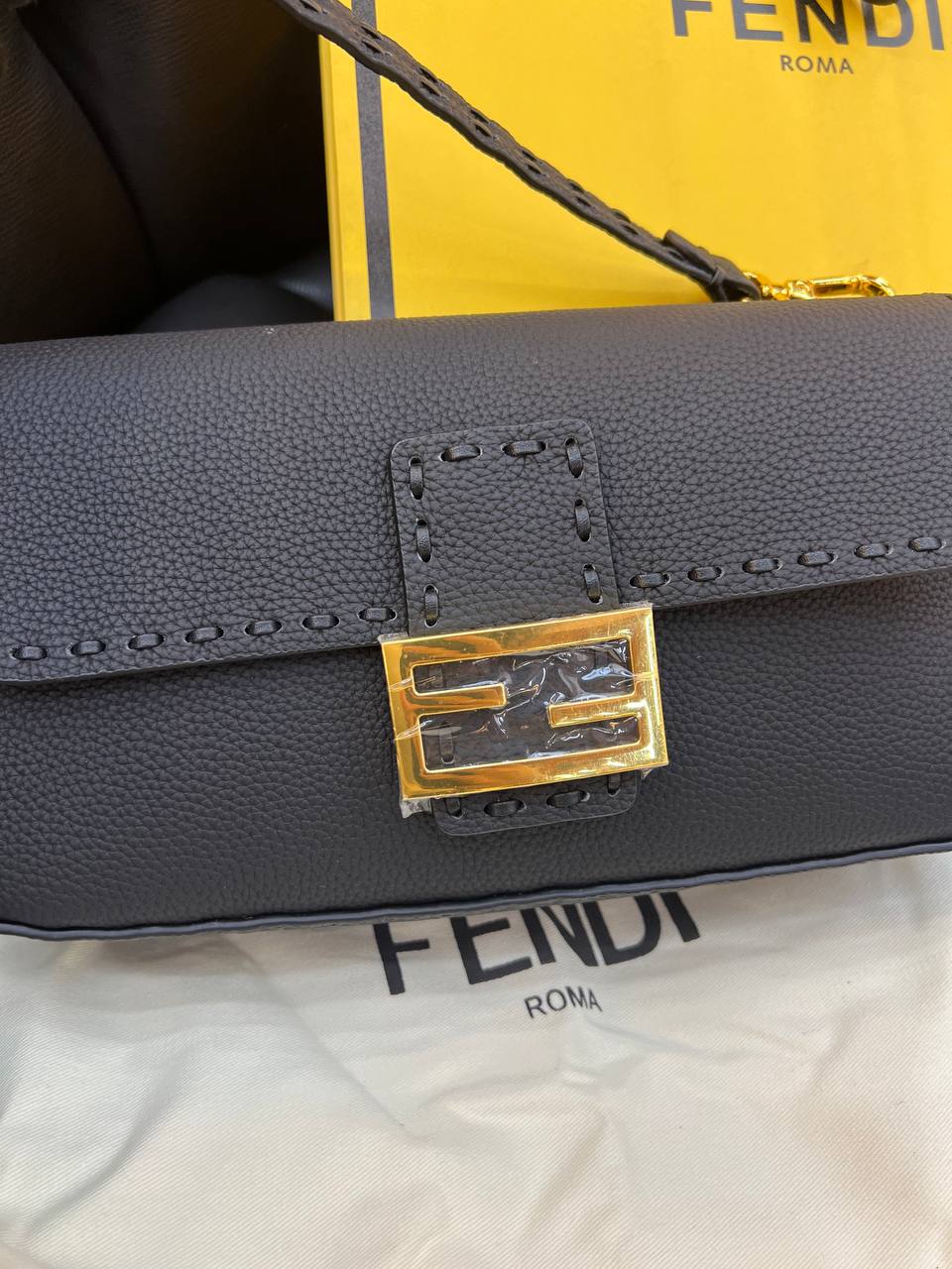 Logo Detaylı İthal Çanta