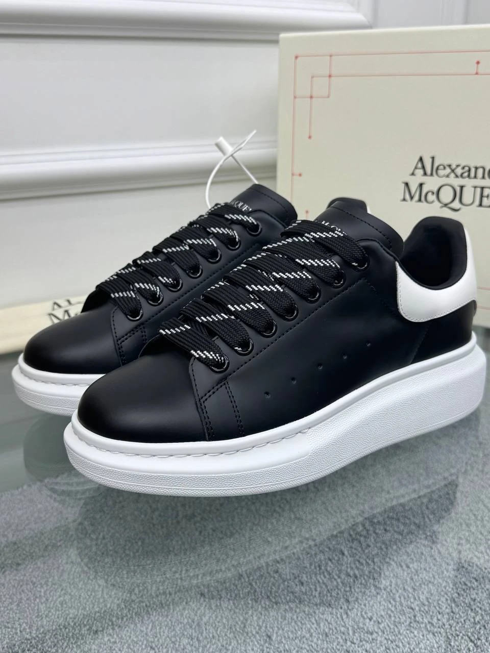 Oversize Siyah Deri Sneaker
