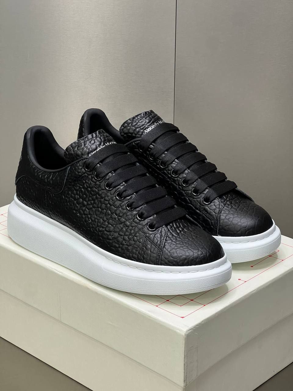 Logo Detaylı İthal Kadın Sneaker