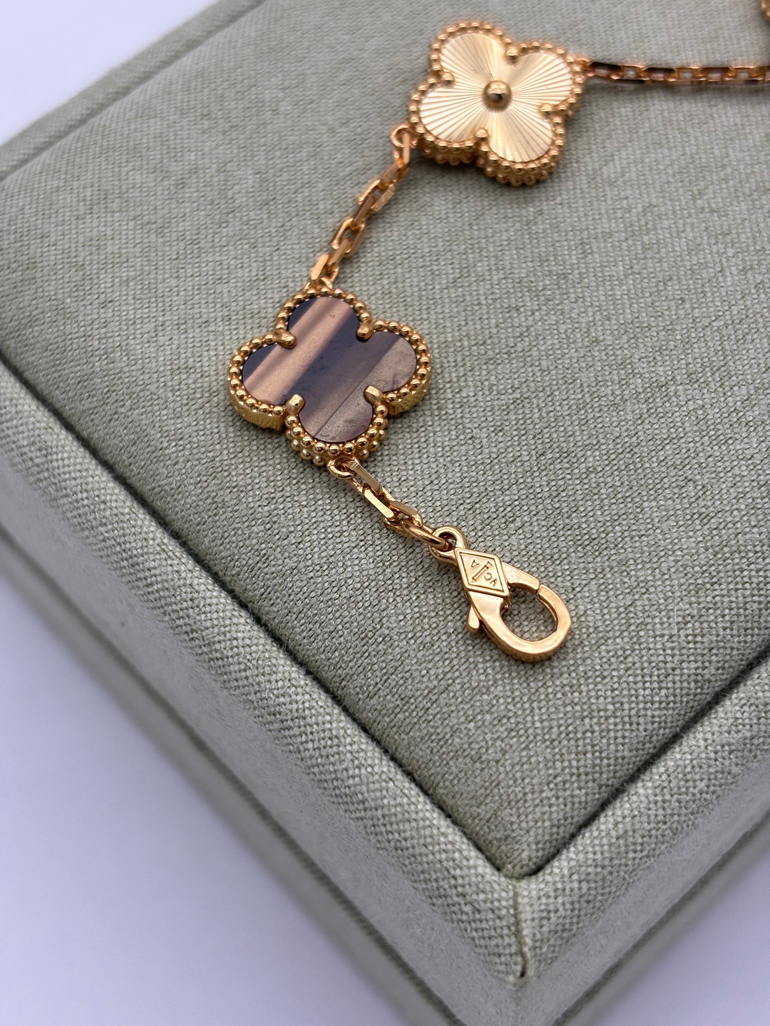 Gold Ahşap Taşlı İthal Bileklik