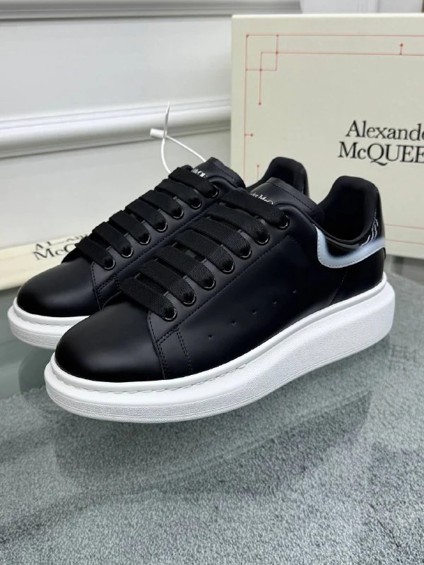 Oversize Siyah Deri Sneaker